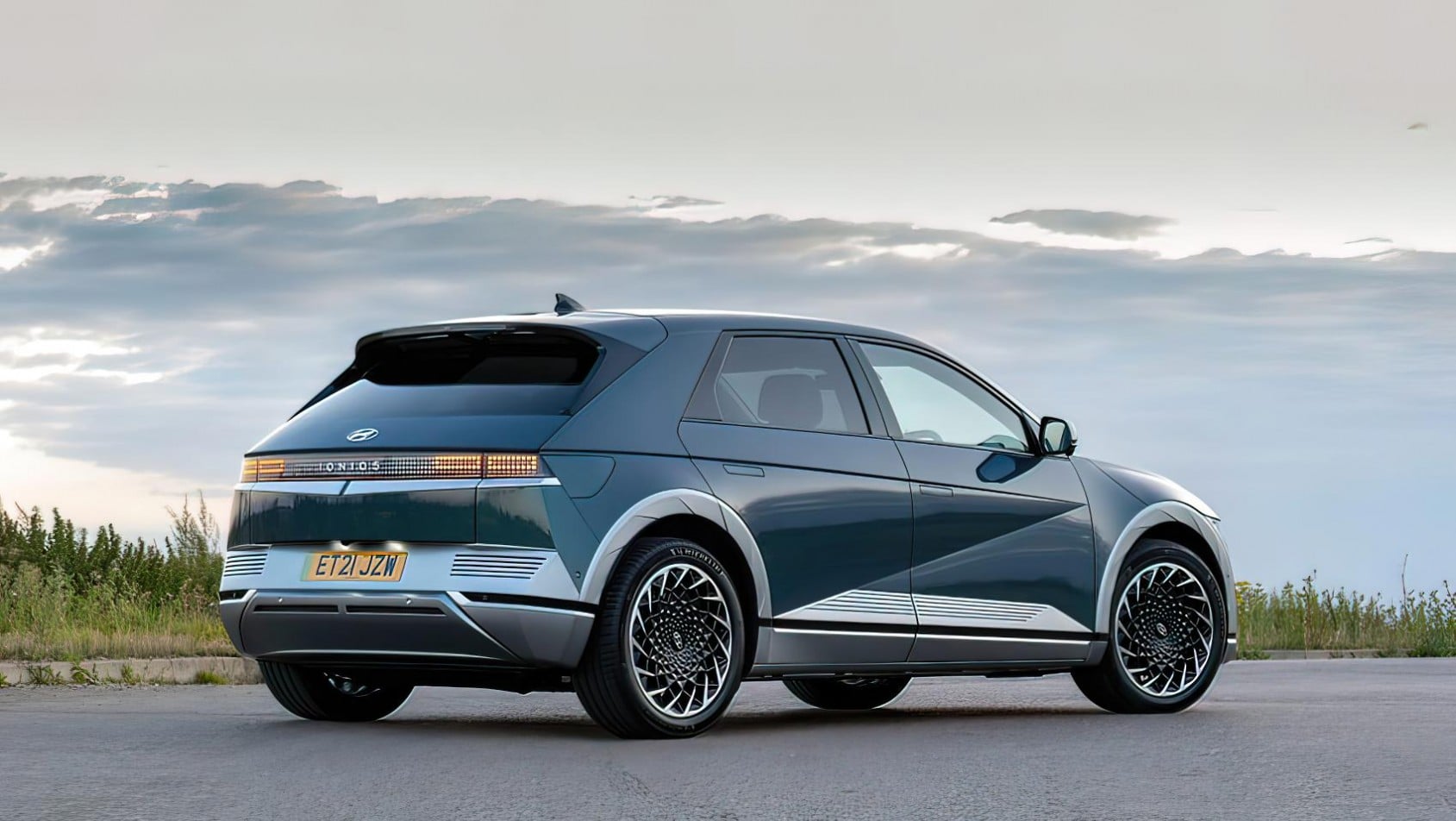 Hyundai Ioniq 5 - Lucid Blue