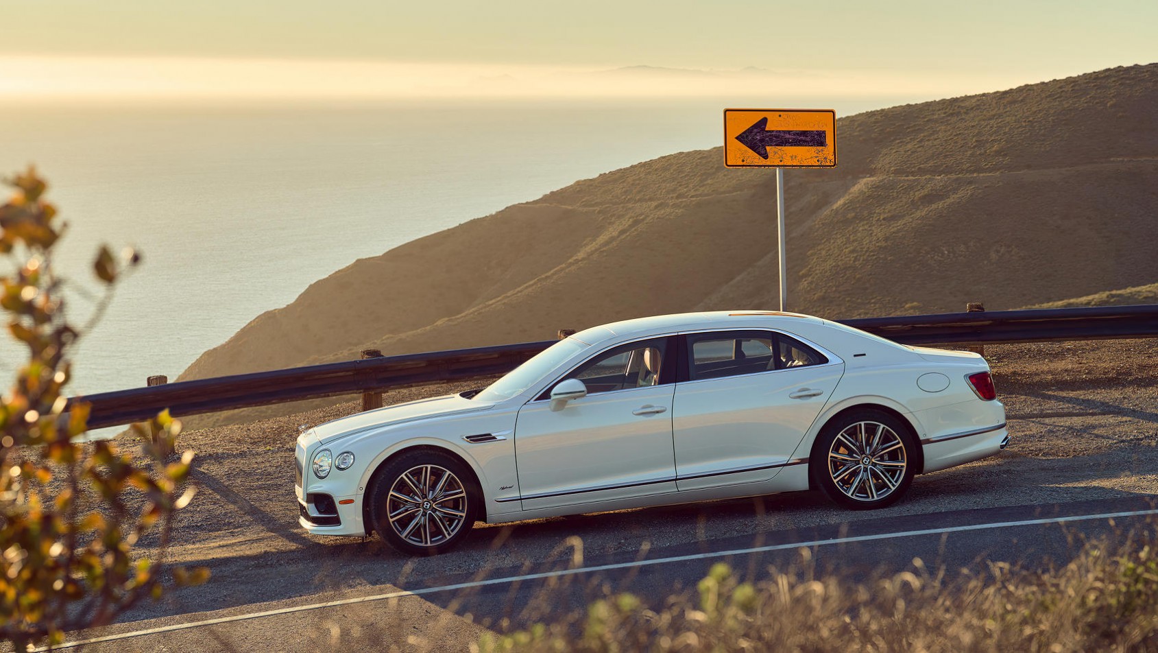 FlyingSpurHybrid Bentley w ruchu