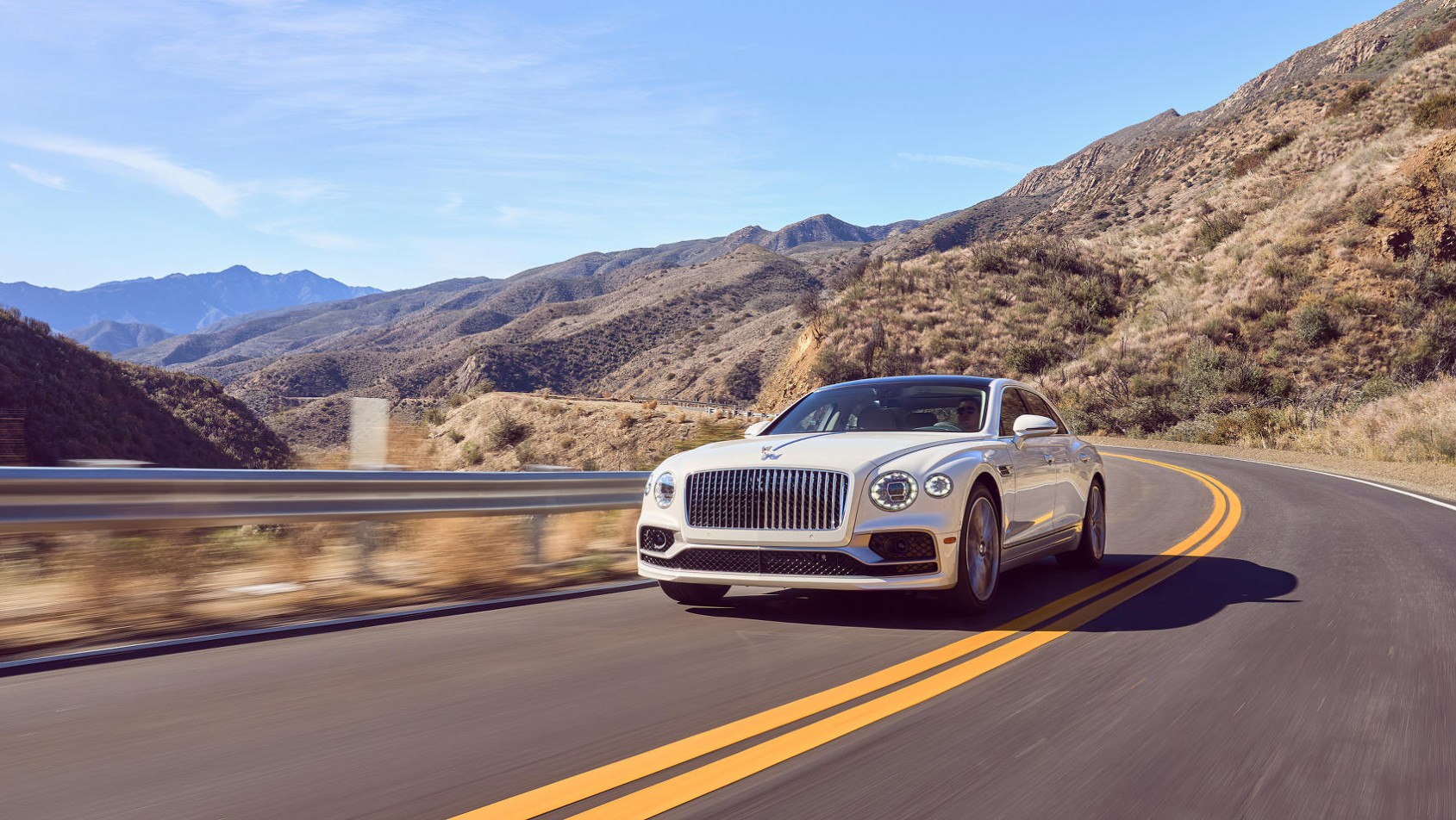 Flying Spur Hybrid Bentley na drodze