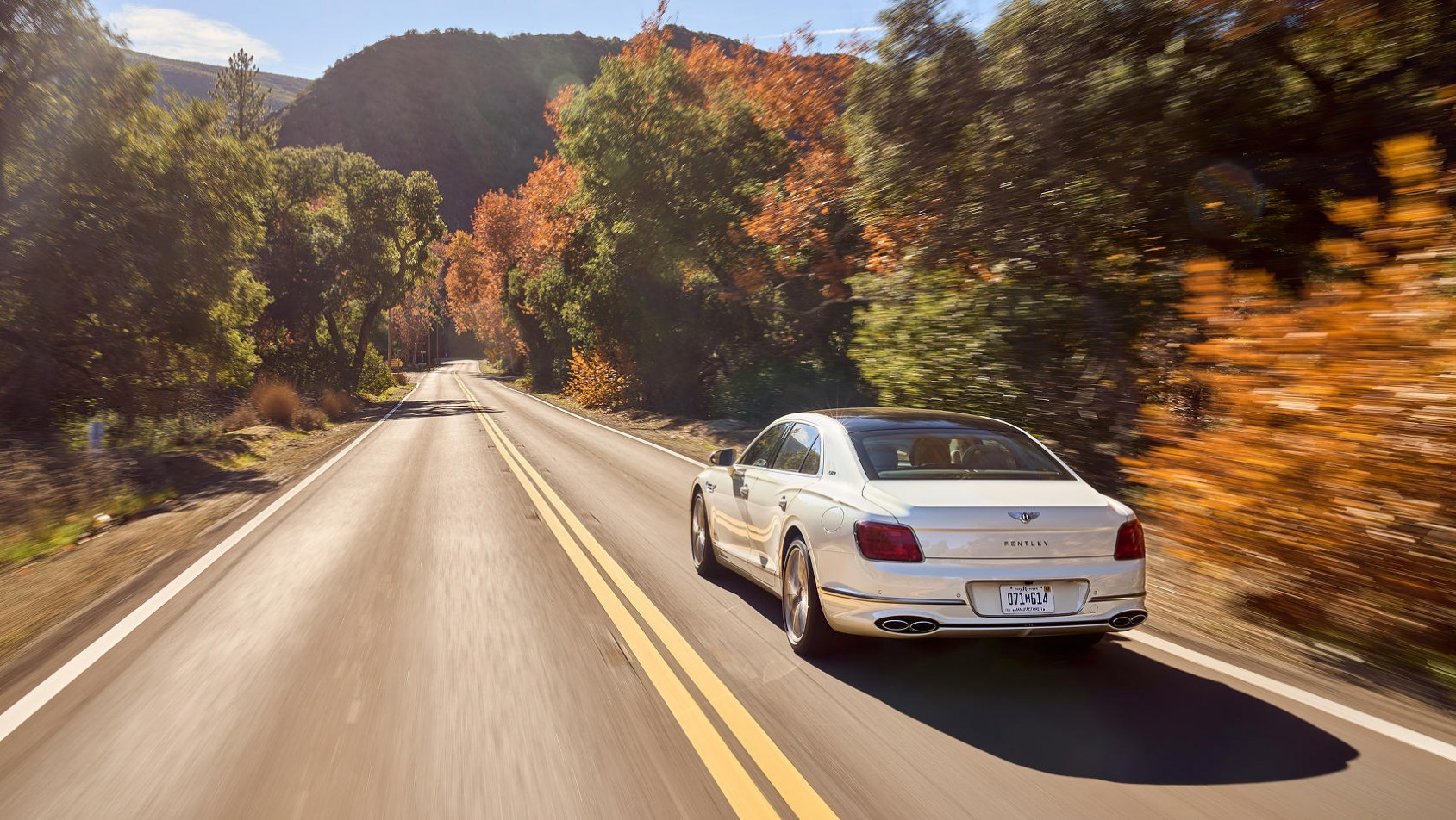 Bentley Flying Spur Hybrid na drodze