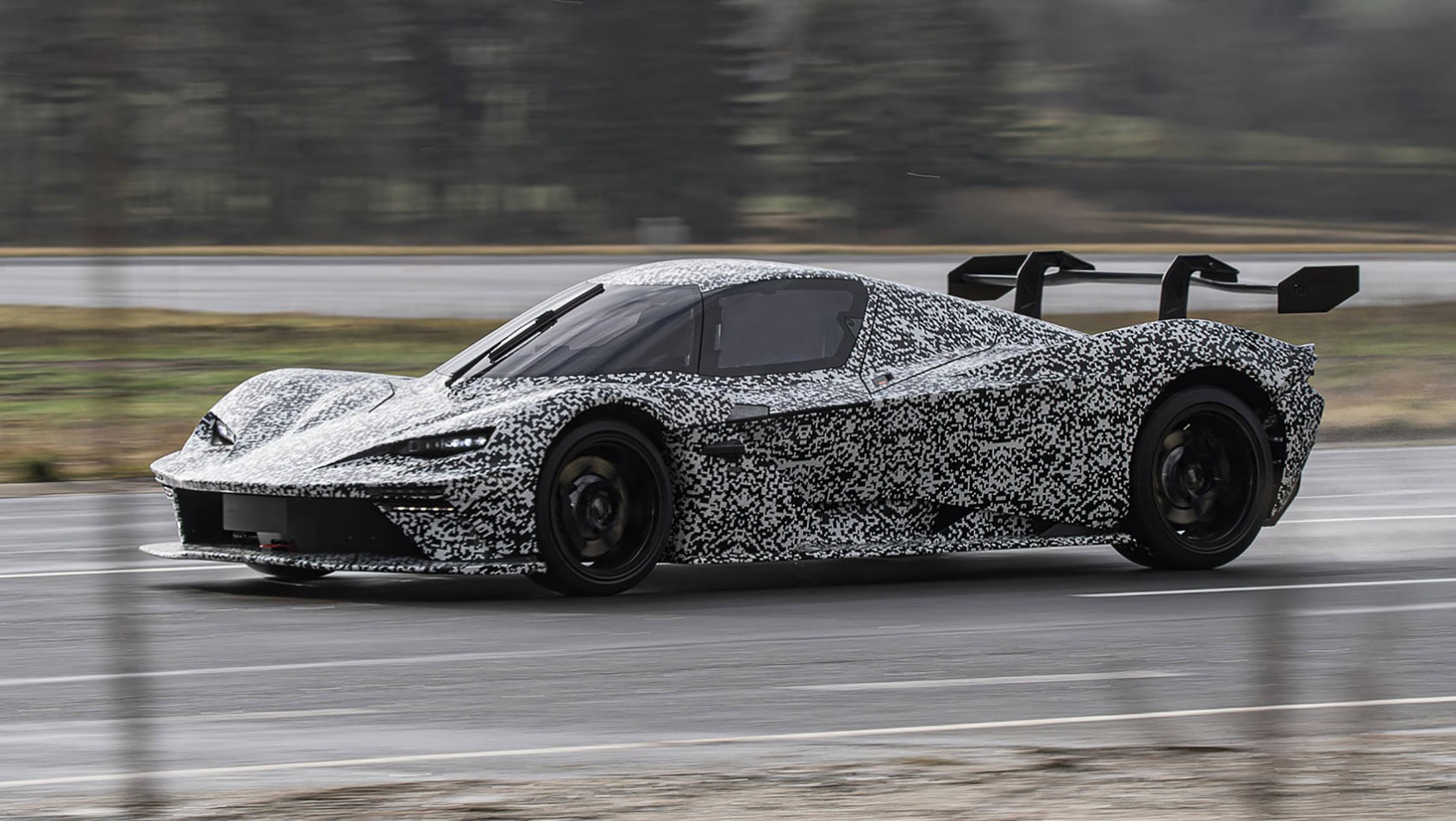 KTM X-Bow GT2 na torze