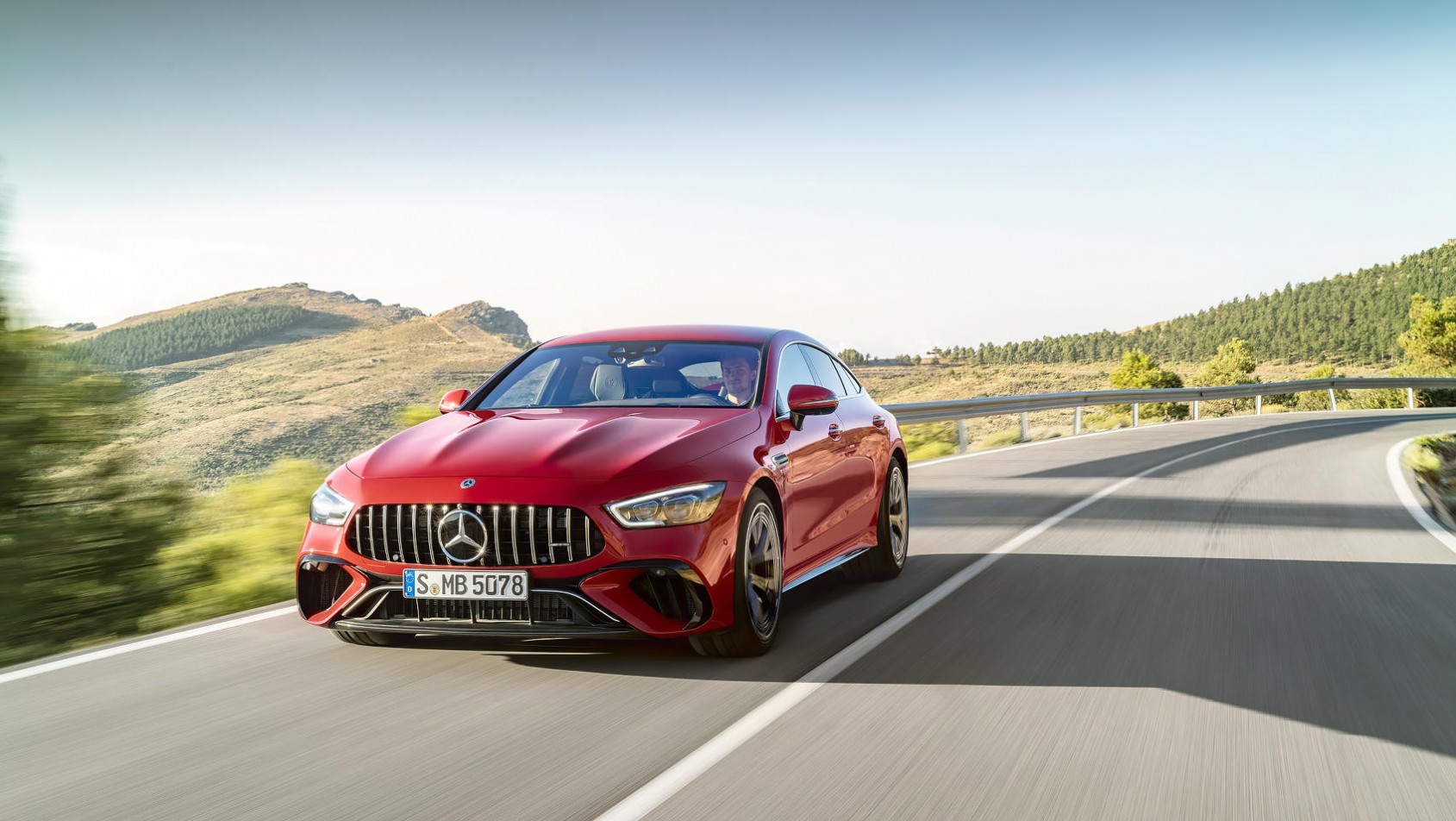 Mercedes-AMG GT63 S model 2022 na drodze
