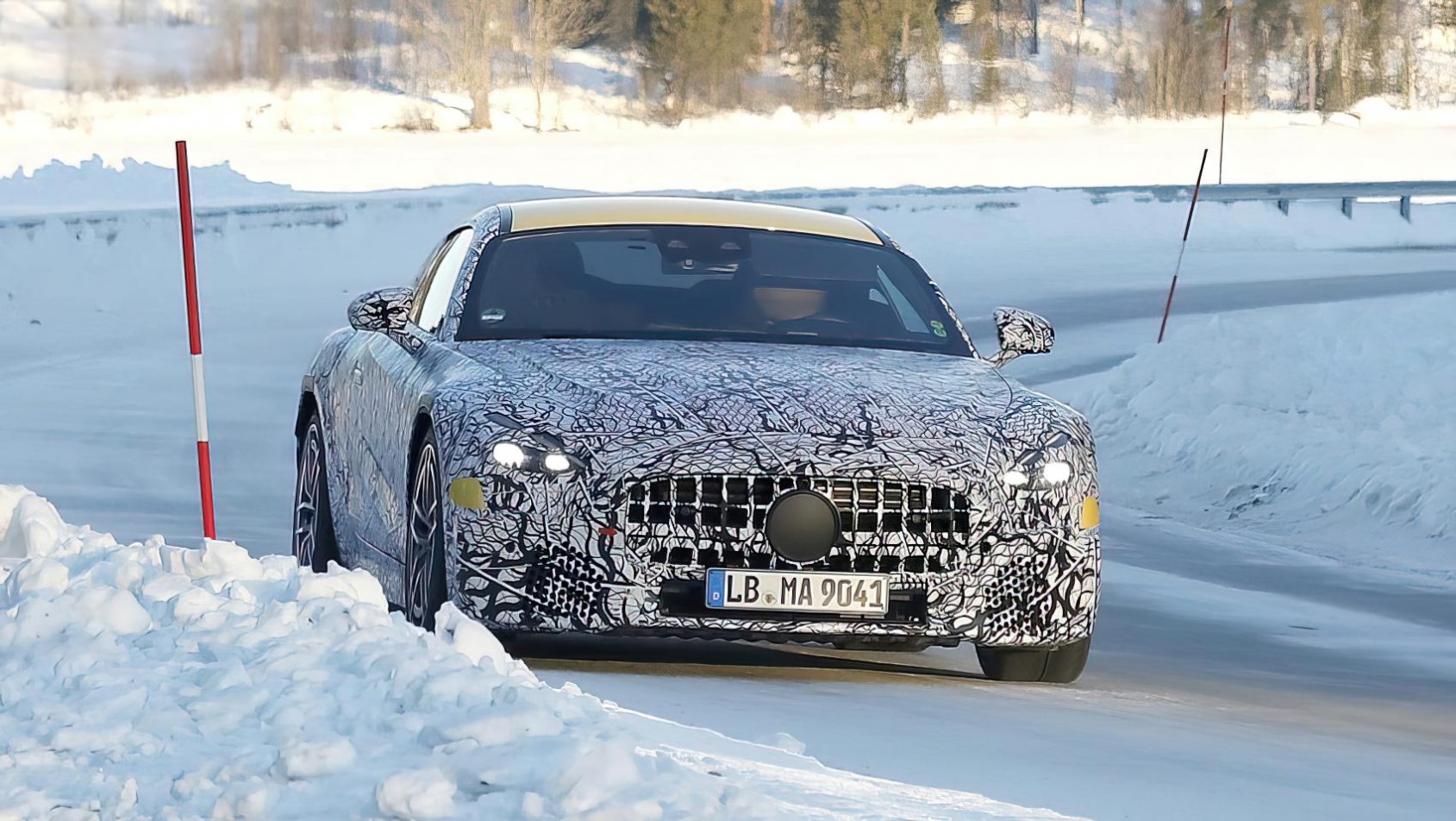 Mercedes AMG GT na torze