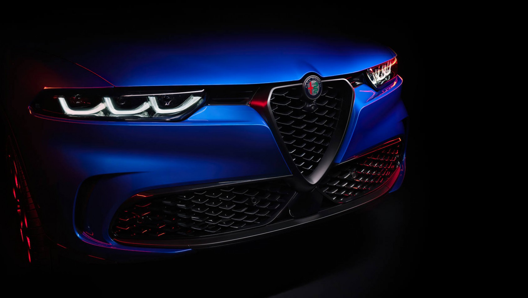 potrójne klosze oświetlenia w Alfa Romeo Tonale