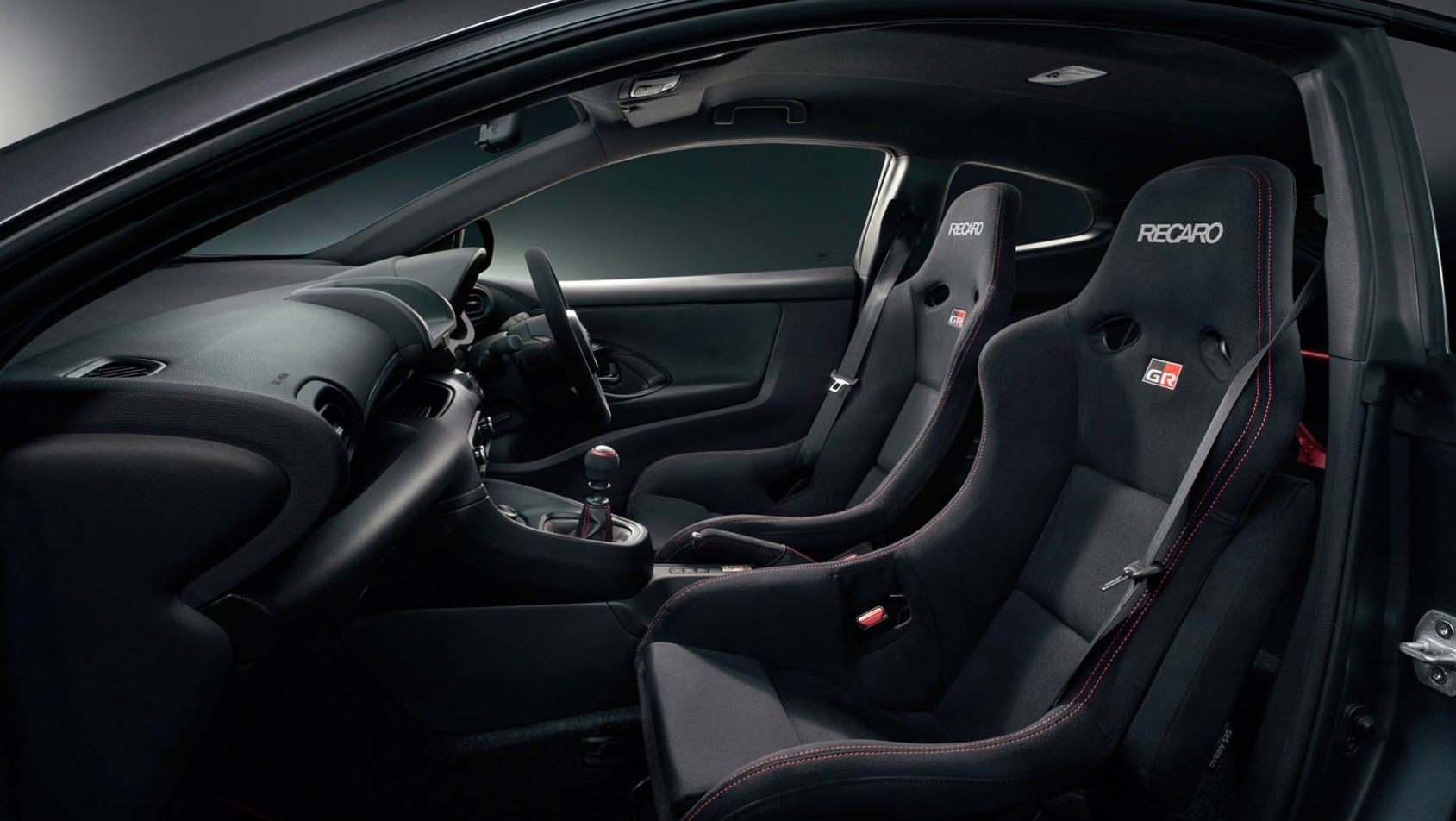 kabina Toyota Yaris GRMN