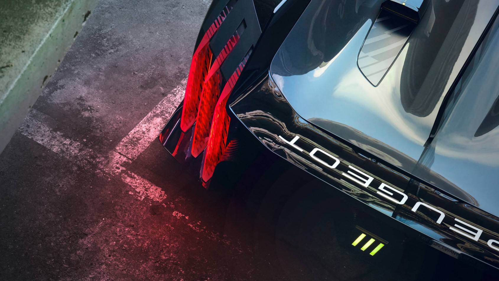 Peugeot 9X8 Le Mans Hypercar tylne światła