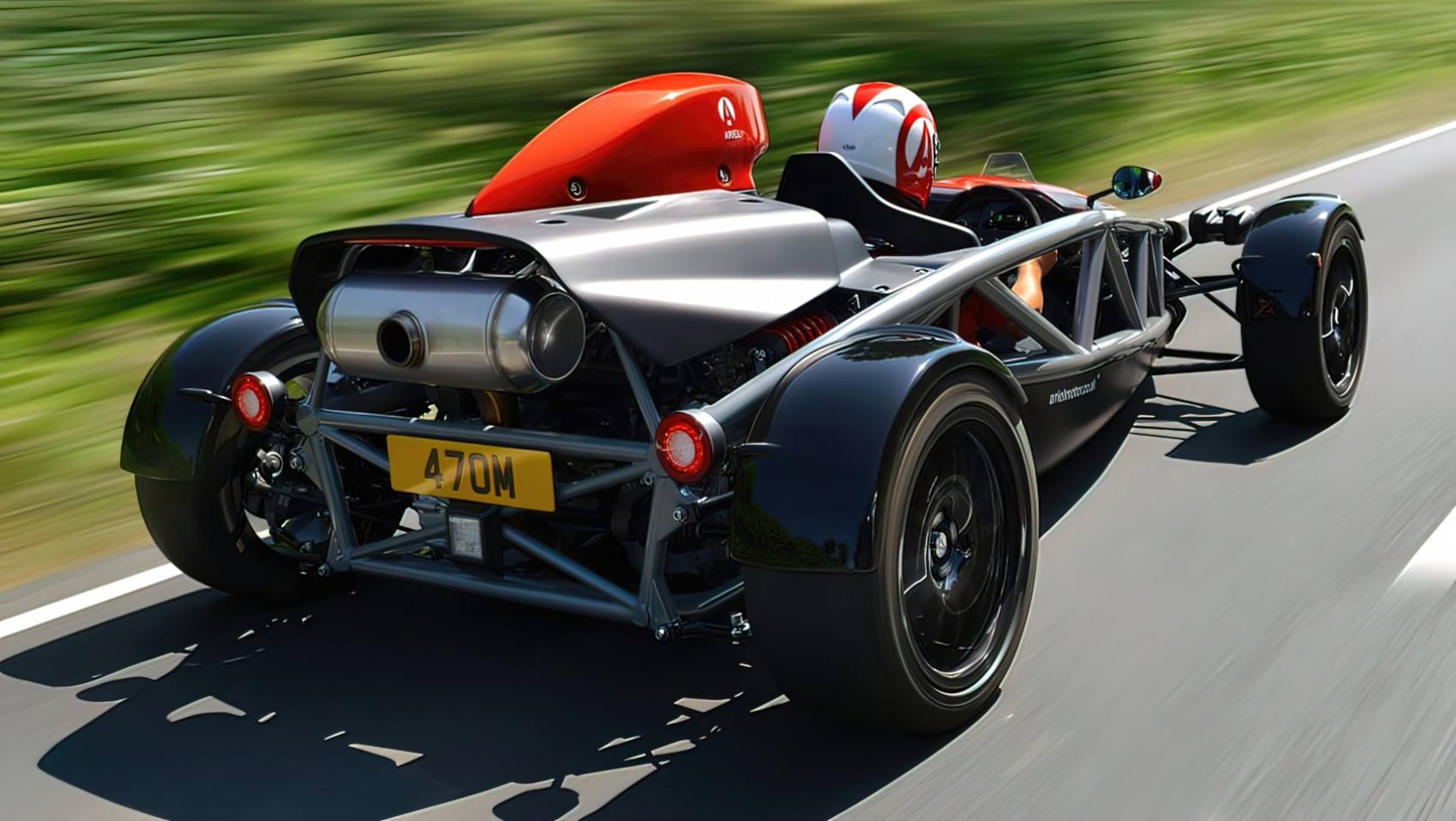 Ariel Atom na torze z tyłu