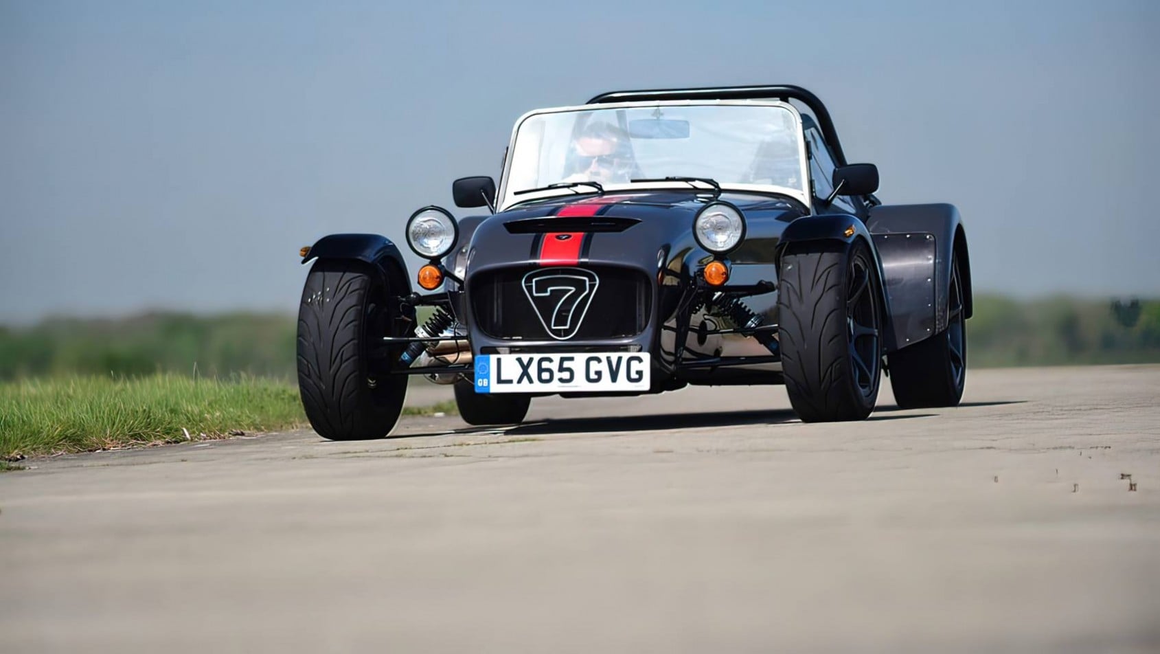 Caterham Seven na torze