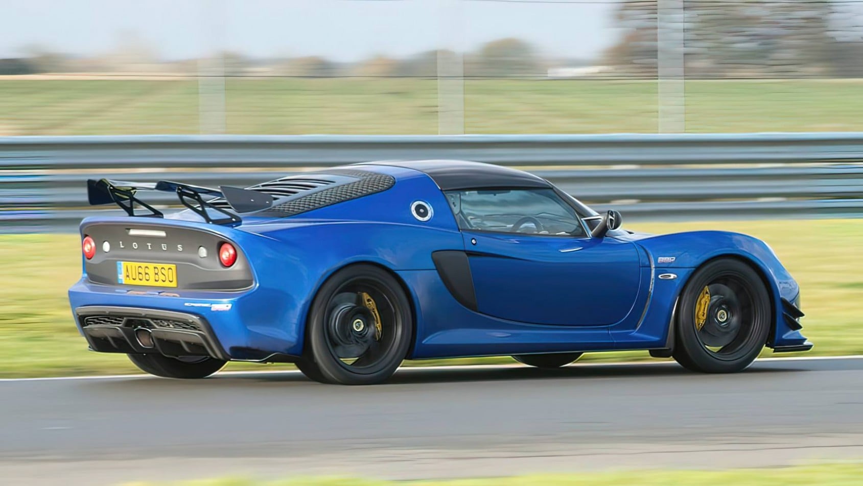 Lotus Exige Cup 410 na torze