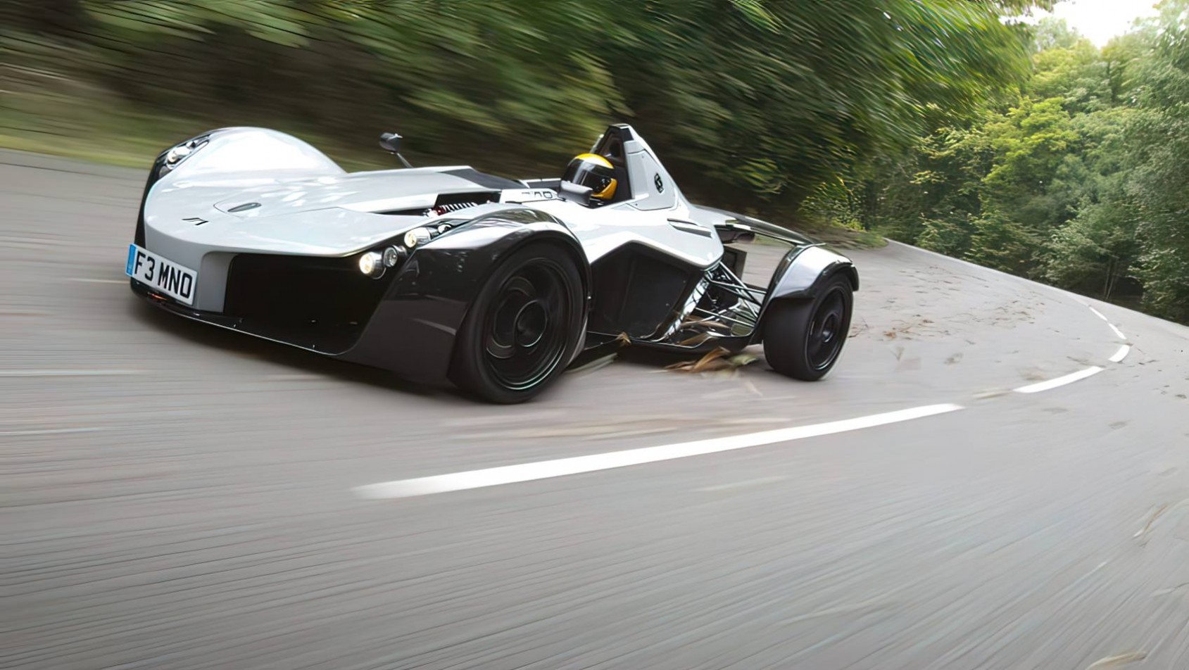 Bac Mono w zakręcie