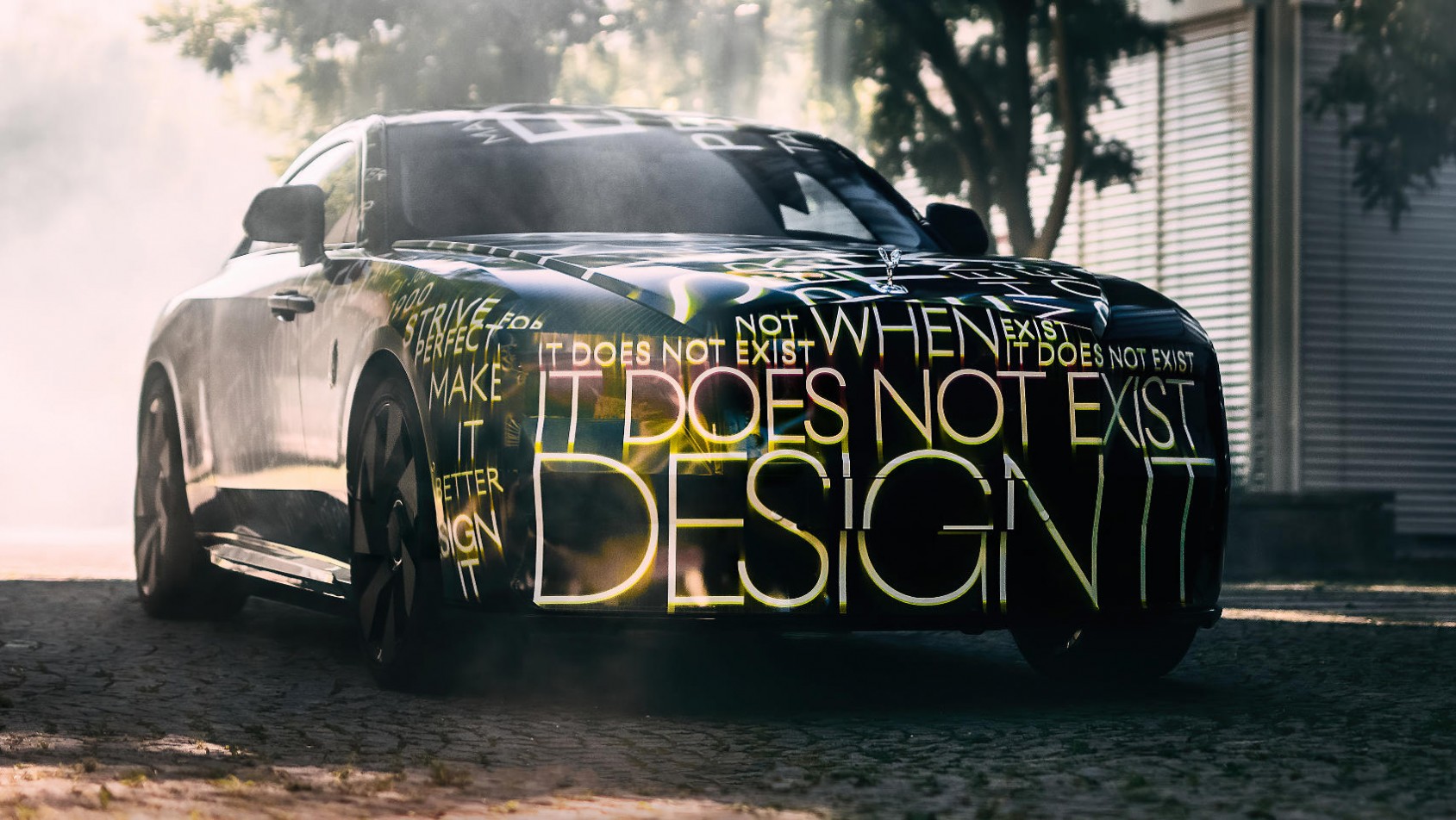 Rolls-Royce Spectre w designerskim kamuflażu