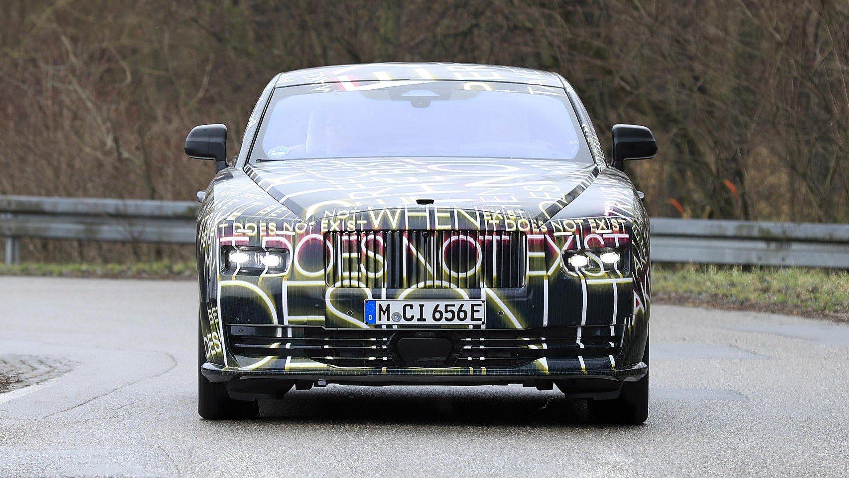Rolls-Royce Spectre front auta