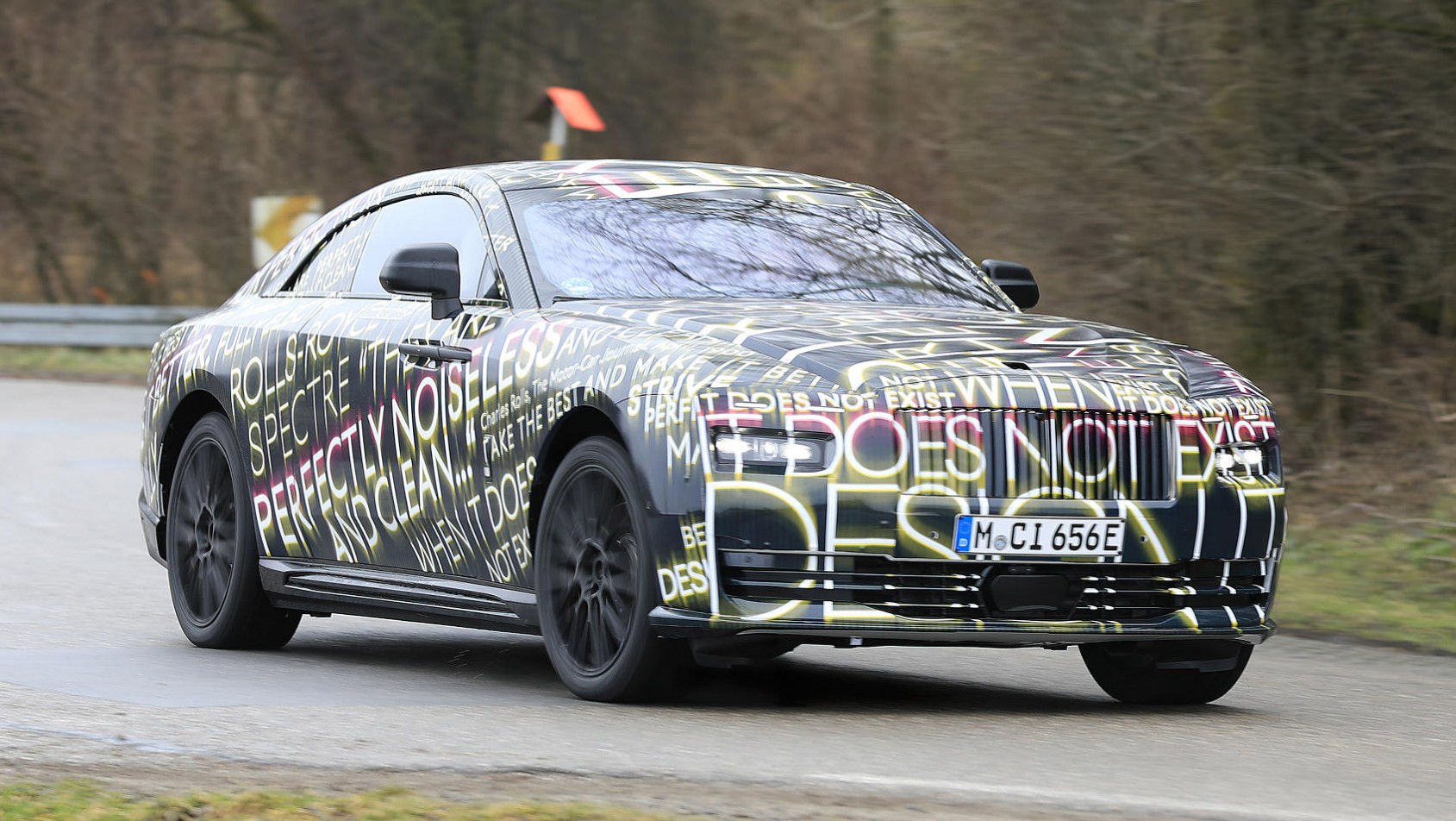 Rolls-Royce Spectre Bok auta