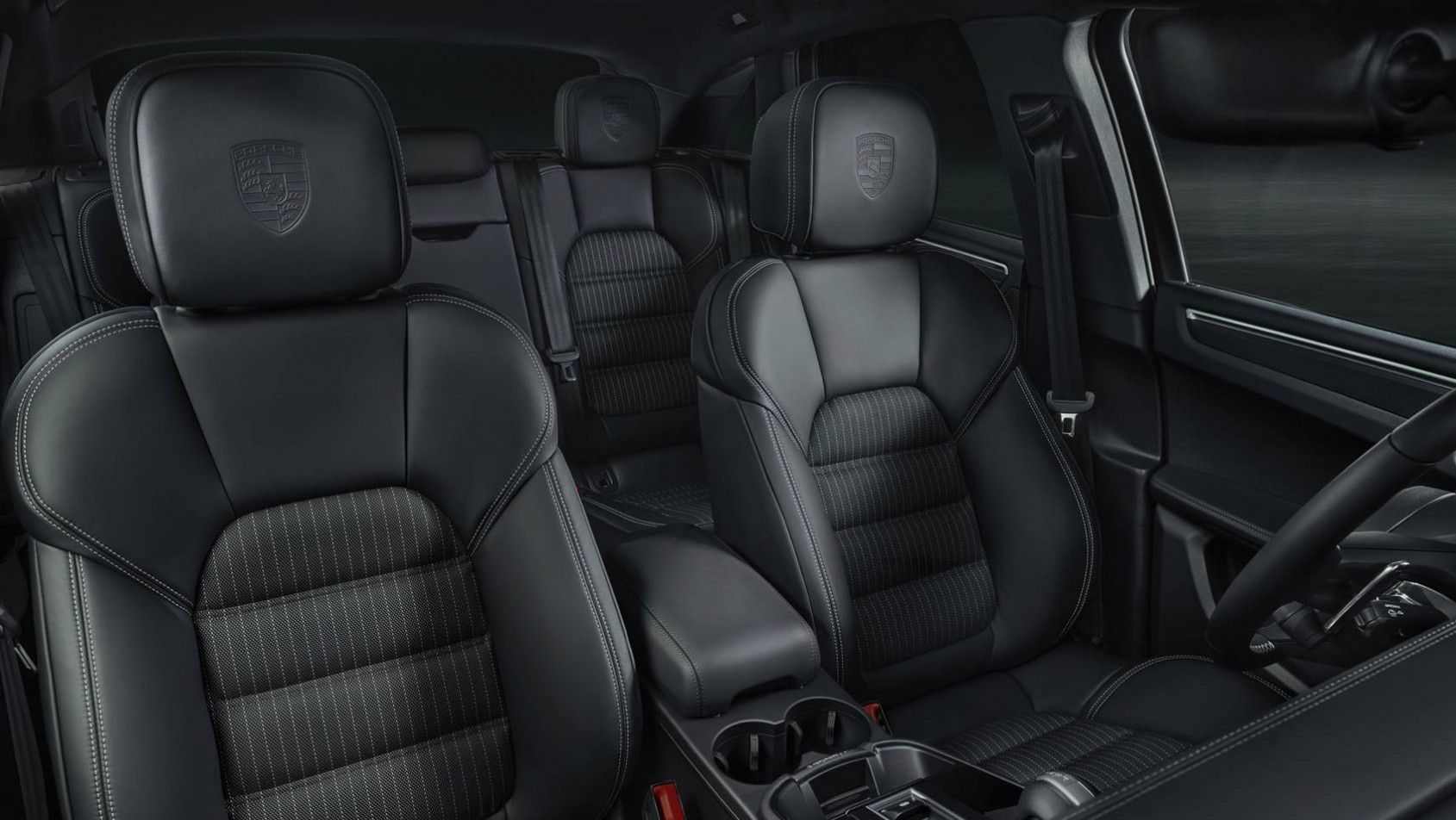 Masywne fotele Porsche Macan T