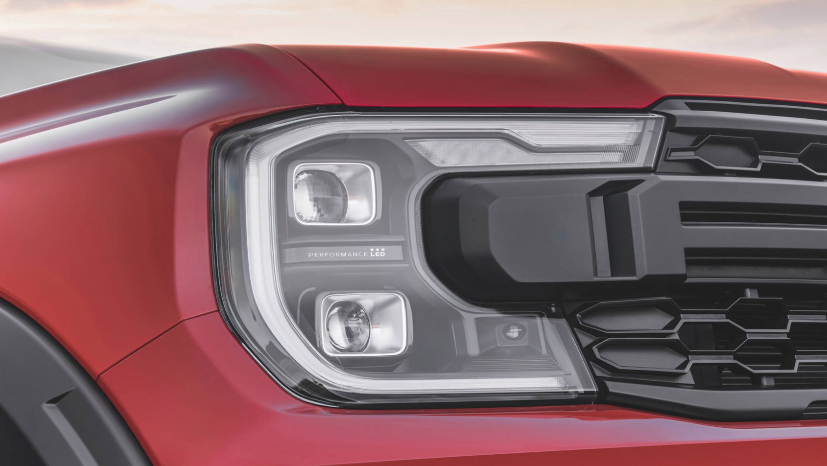 Nowy Ford Ranger Raptor reflektory LED