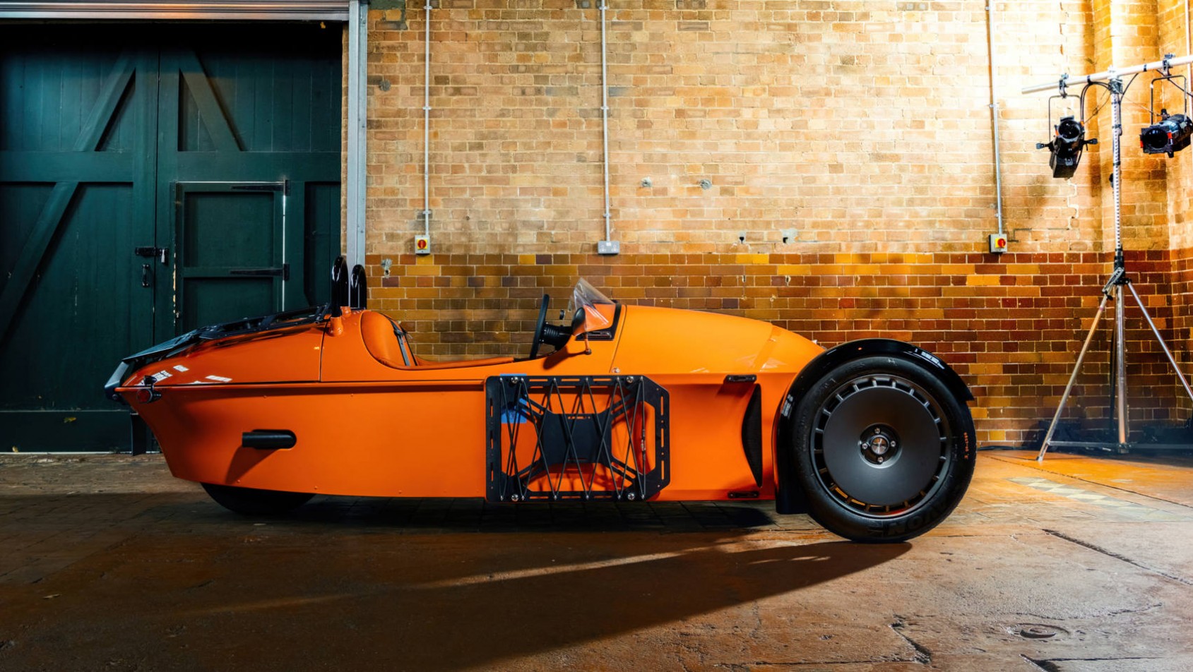 Nowy Morgan Super 3 bok auta