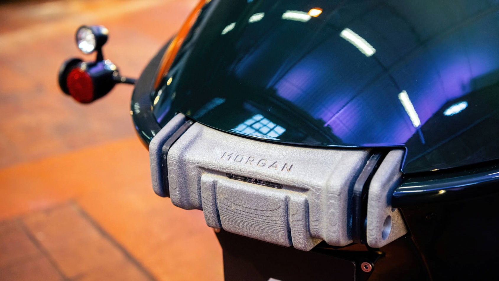 Nowy Morgan Super 3 zderzak