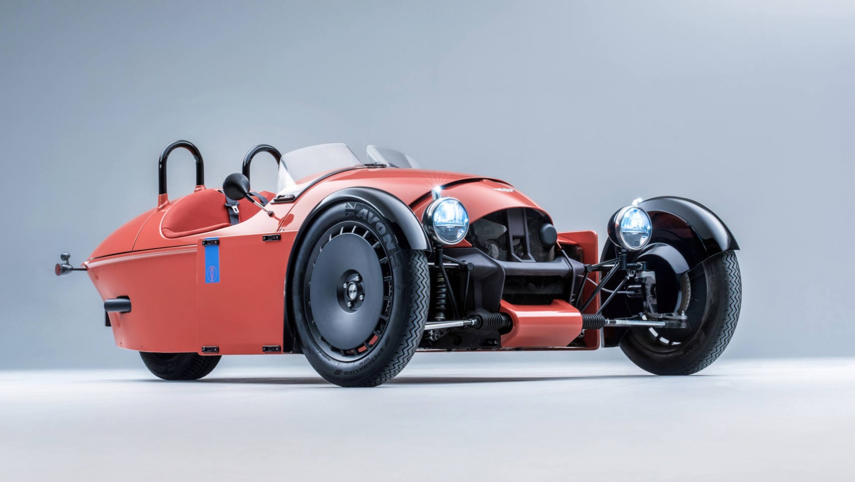 Nowy Morgan Super 3 sesja w studiu - front pomarańczowej wersji