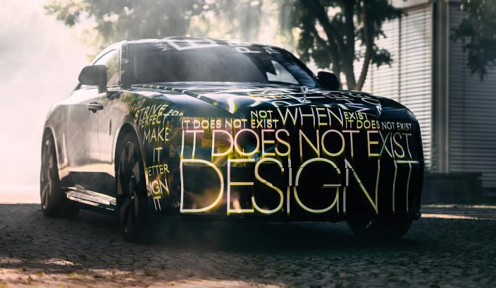 Rolls-Royce Spectre w designerskim kamuflażu