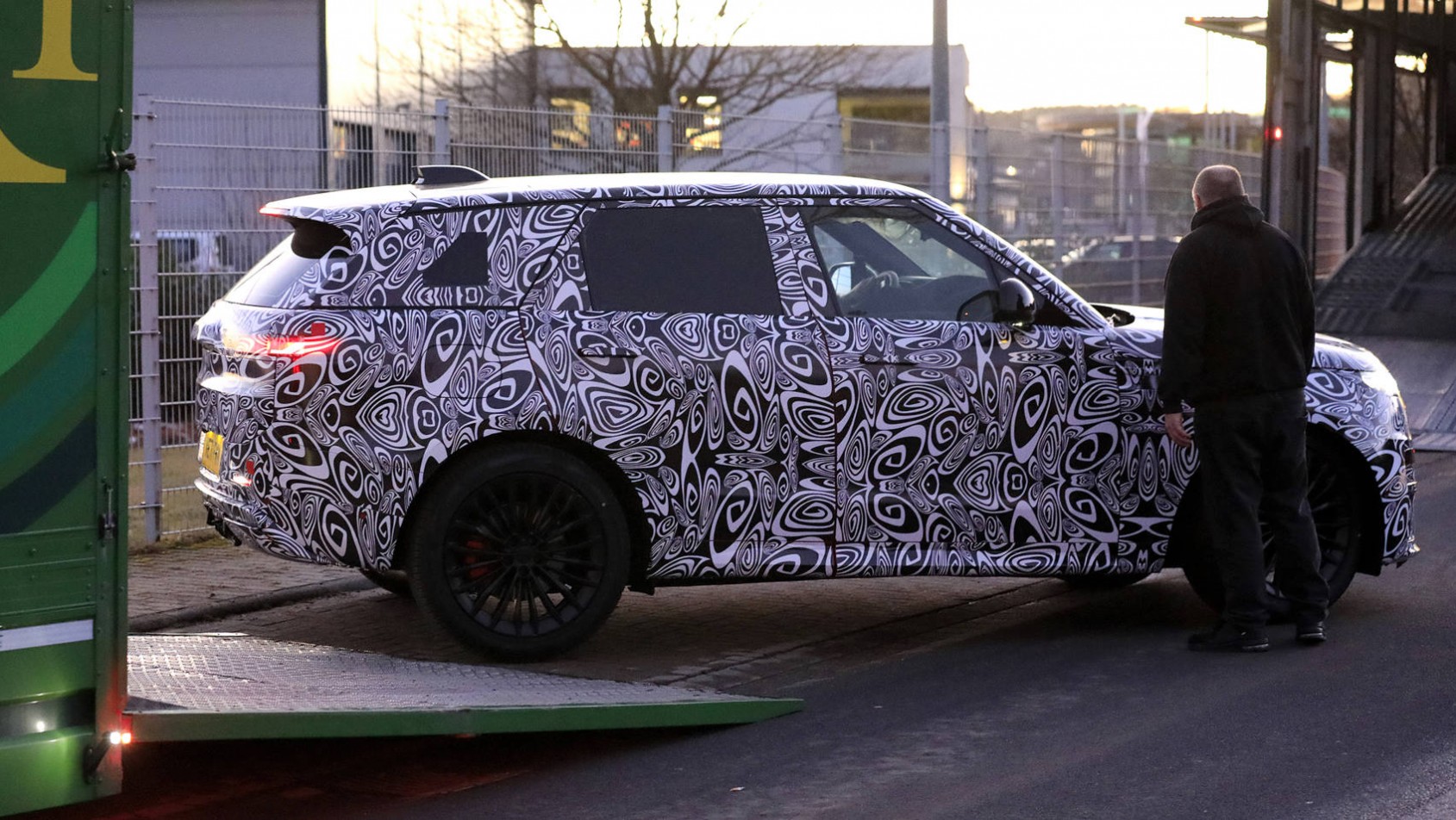 Range przyłapany na testach