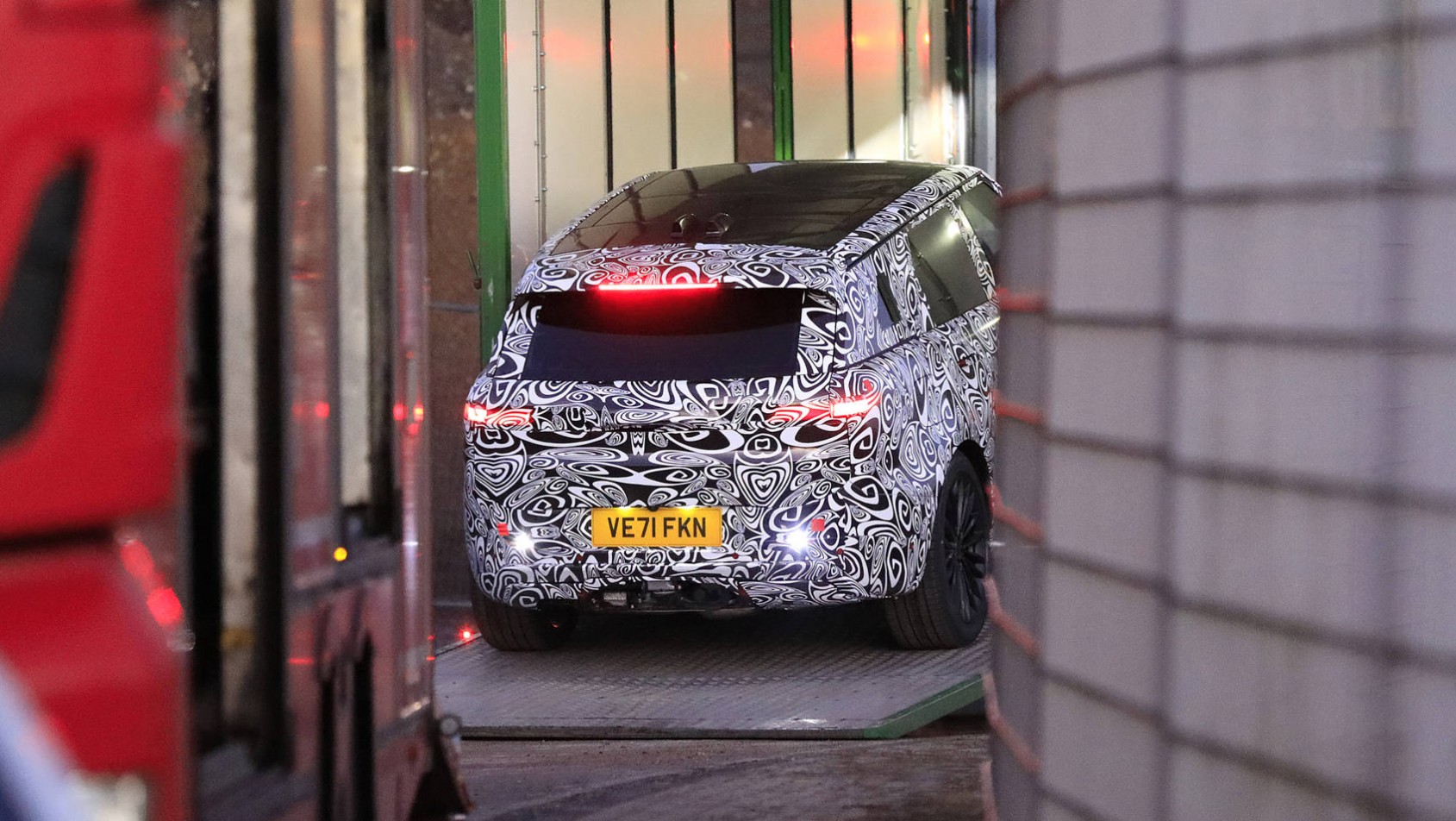 Range Rover Sport z tyłu