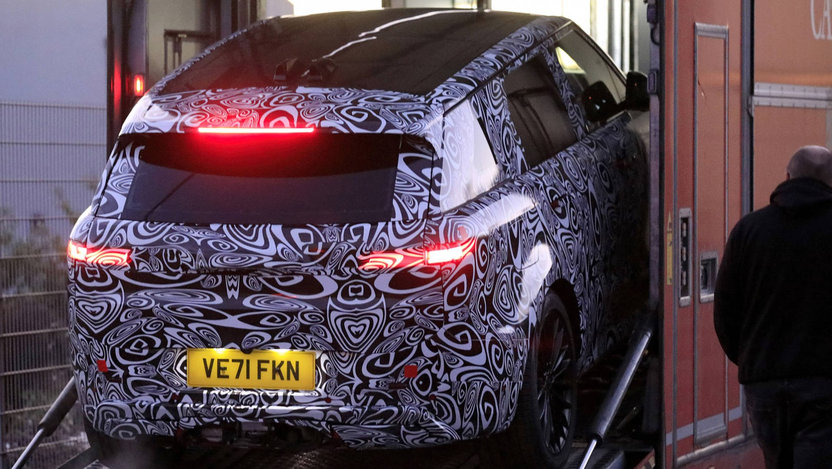 Range Rover Sport - wjazd na lawetę