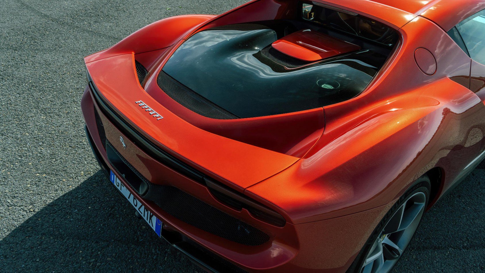 Ferrari 296 GTB tył auta