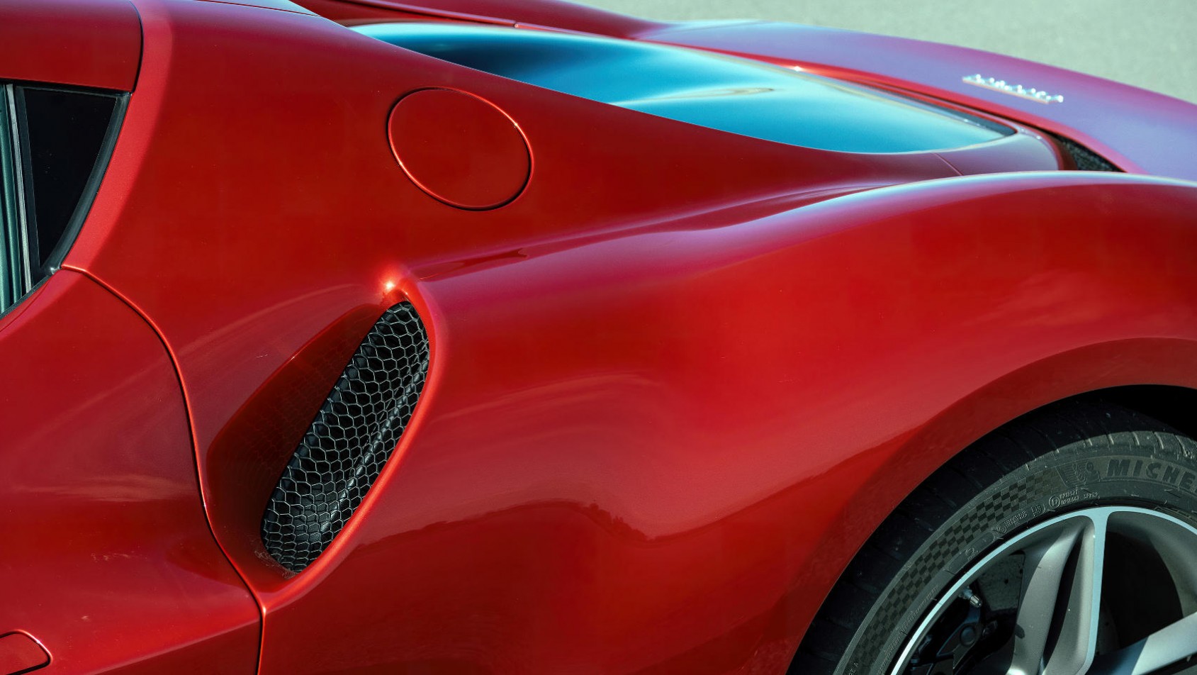 Ferrari 296 GTB wlot powietrza