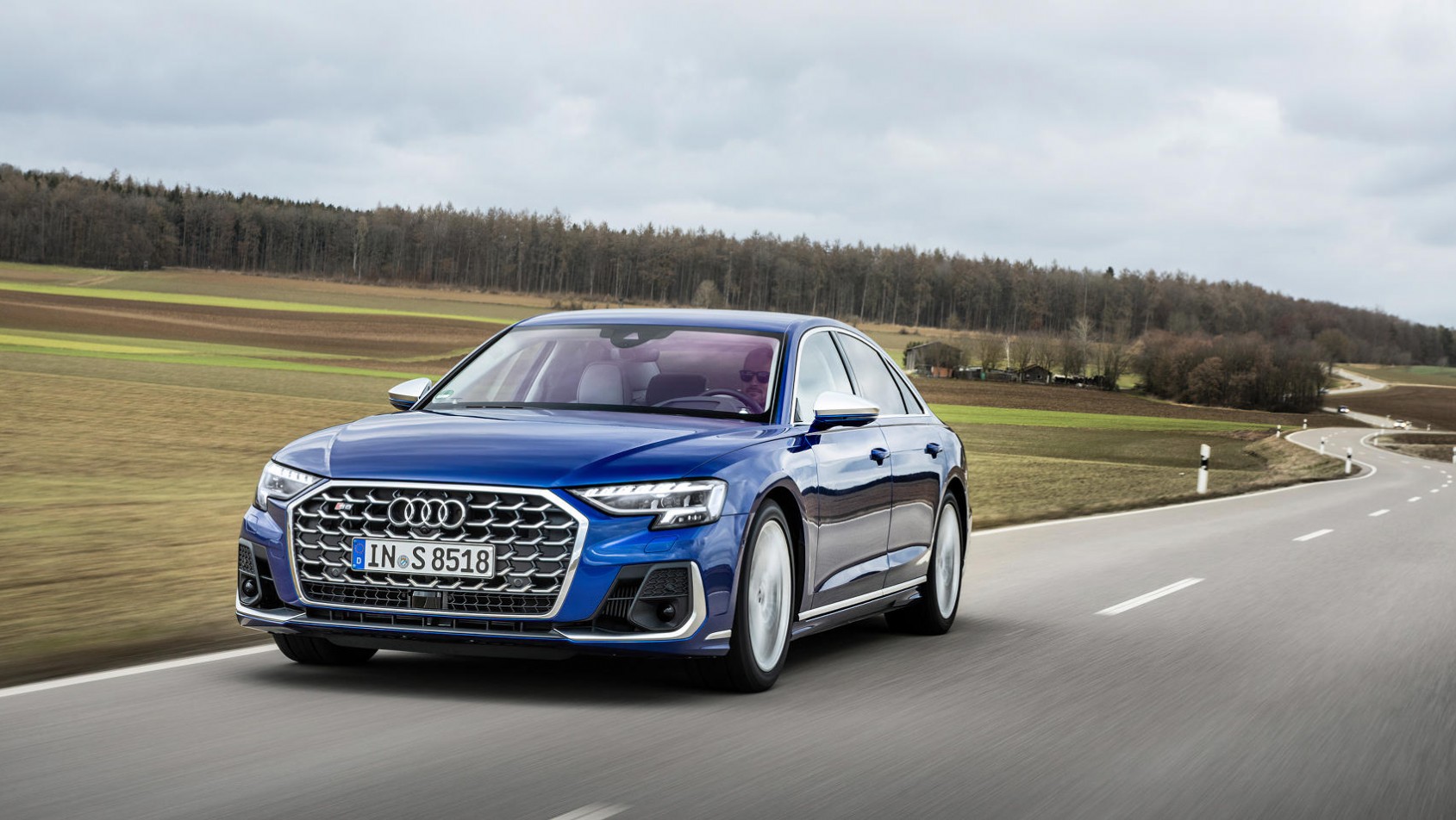 Audi-A8-S8 na drodze