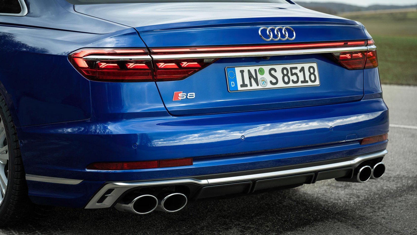 Audi-A8/S8 tył