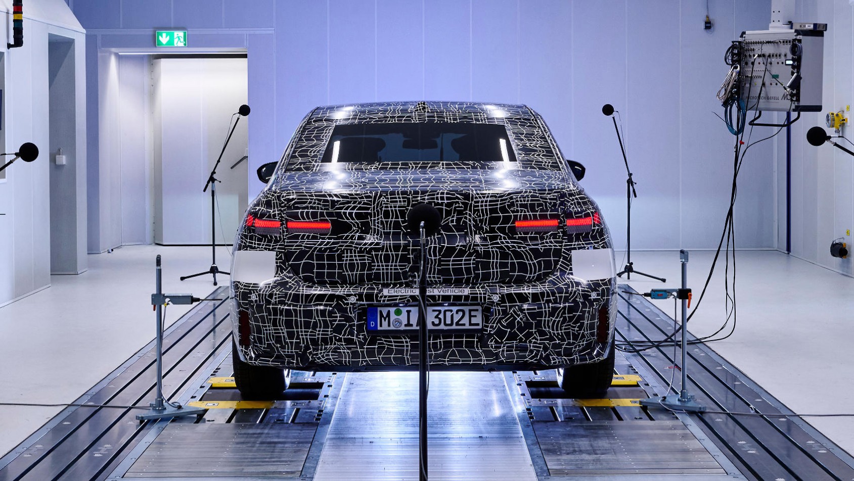 BMW i7 prototyp z tyłu