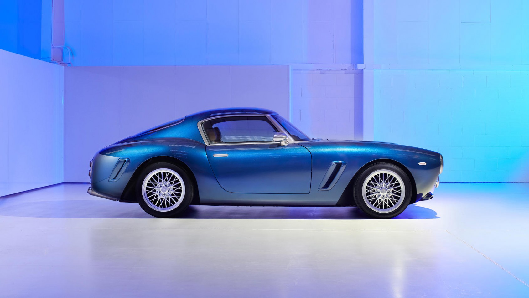 Restomod RML Short Wheelbase sylwetka