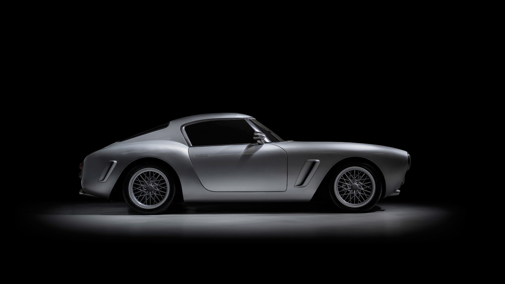 Restomod RML Short Wheelbase szary sylwetka