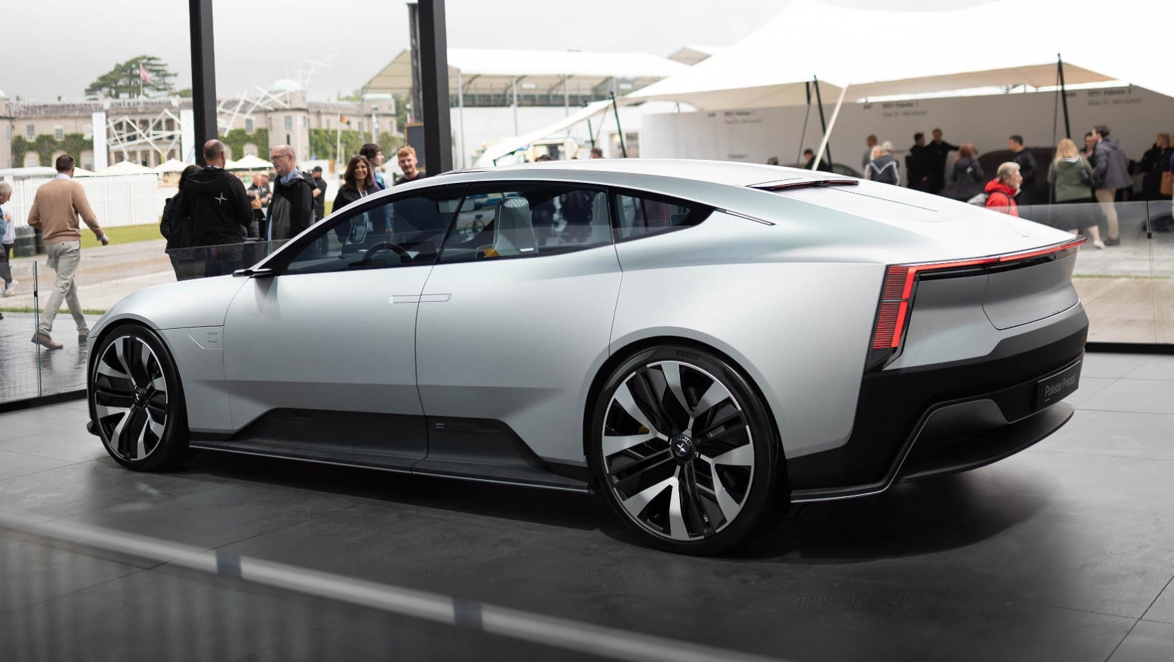 Polestar 5 Precept concept w trakcie pokazu