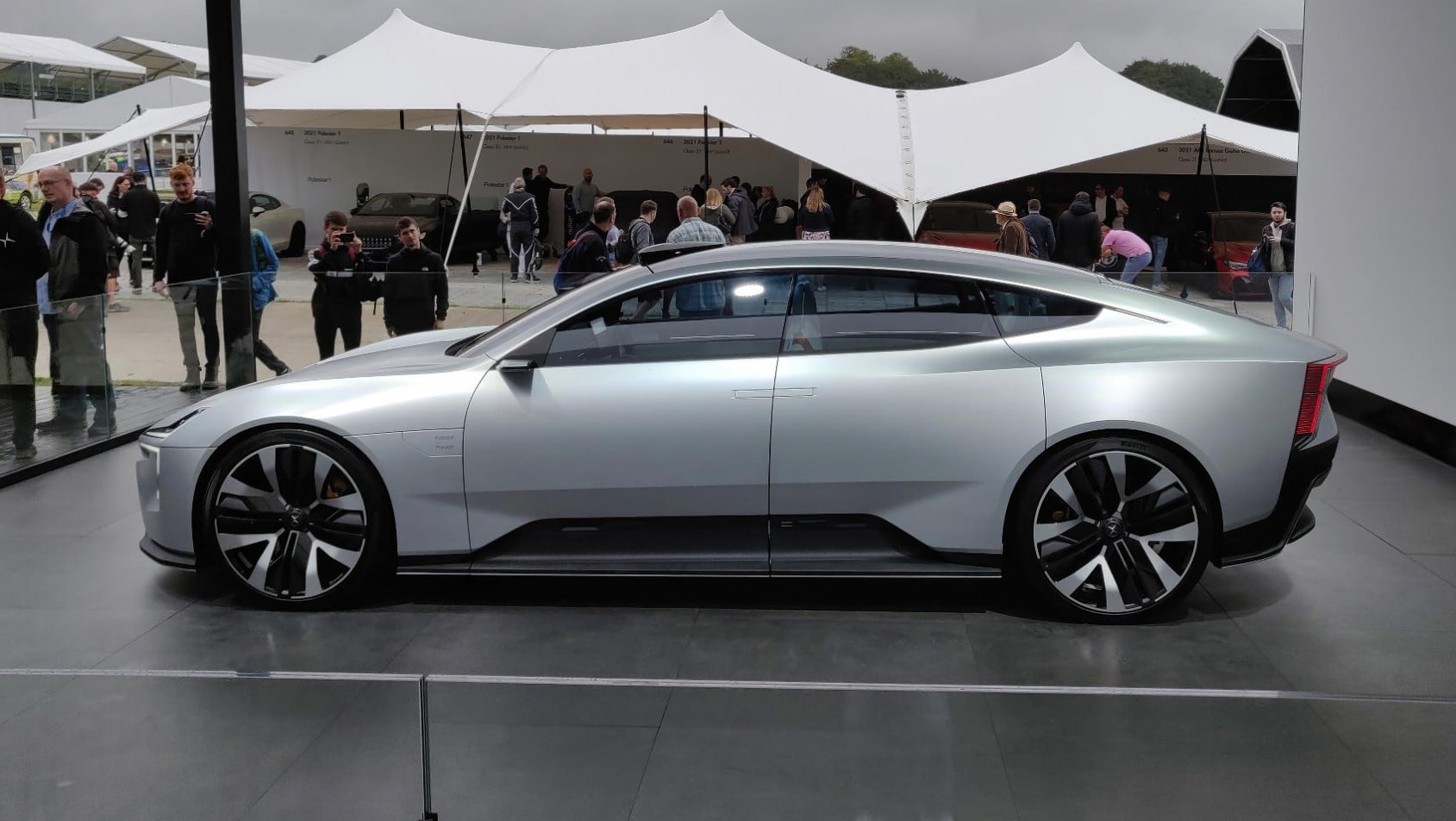 Polestar 5 Precept concept na targach