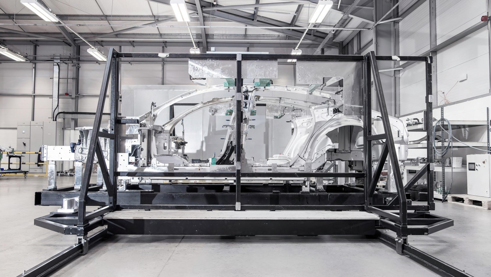 Polestar 5 Precept concept w trakcie budowy w fabryce