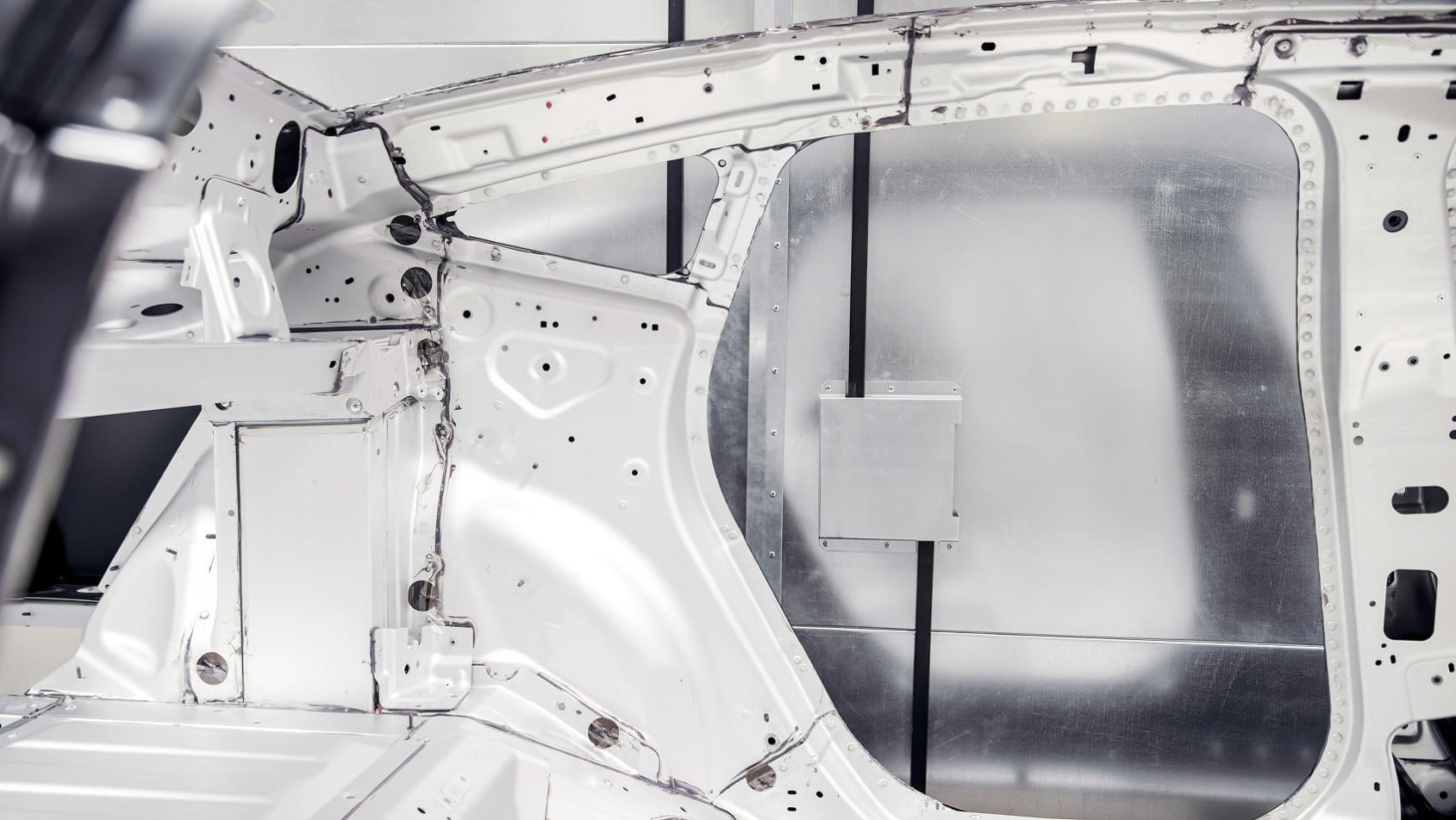 Polestar 5 Precept concept aluminiowa platforma