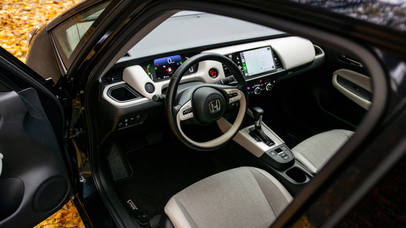 honda jazz wnętrze auta