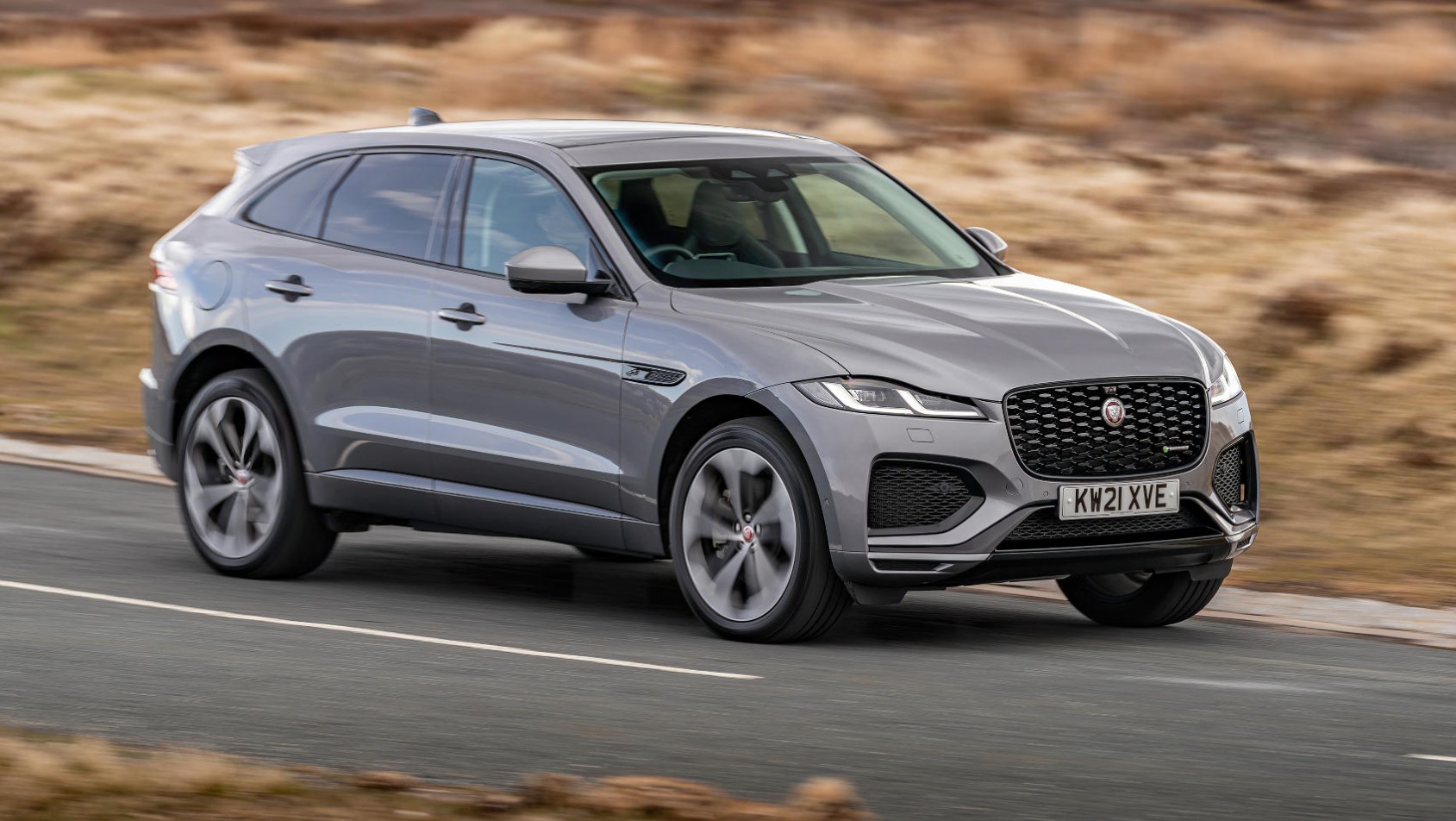 Jaguar F-Pace 2022 na drodze