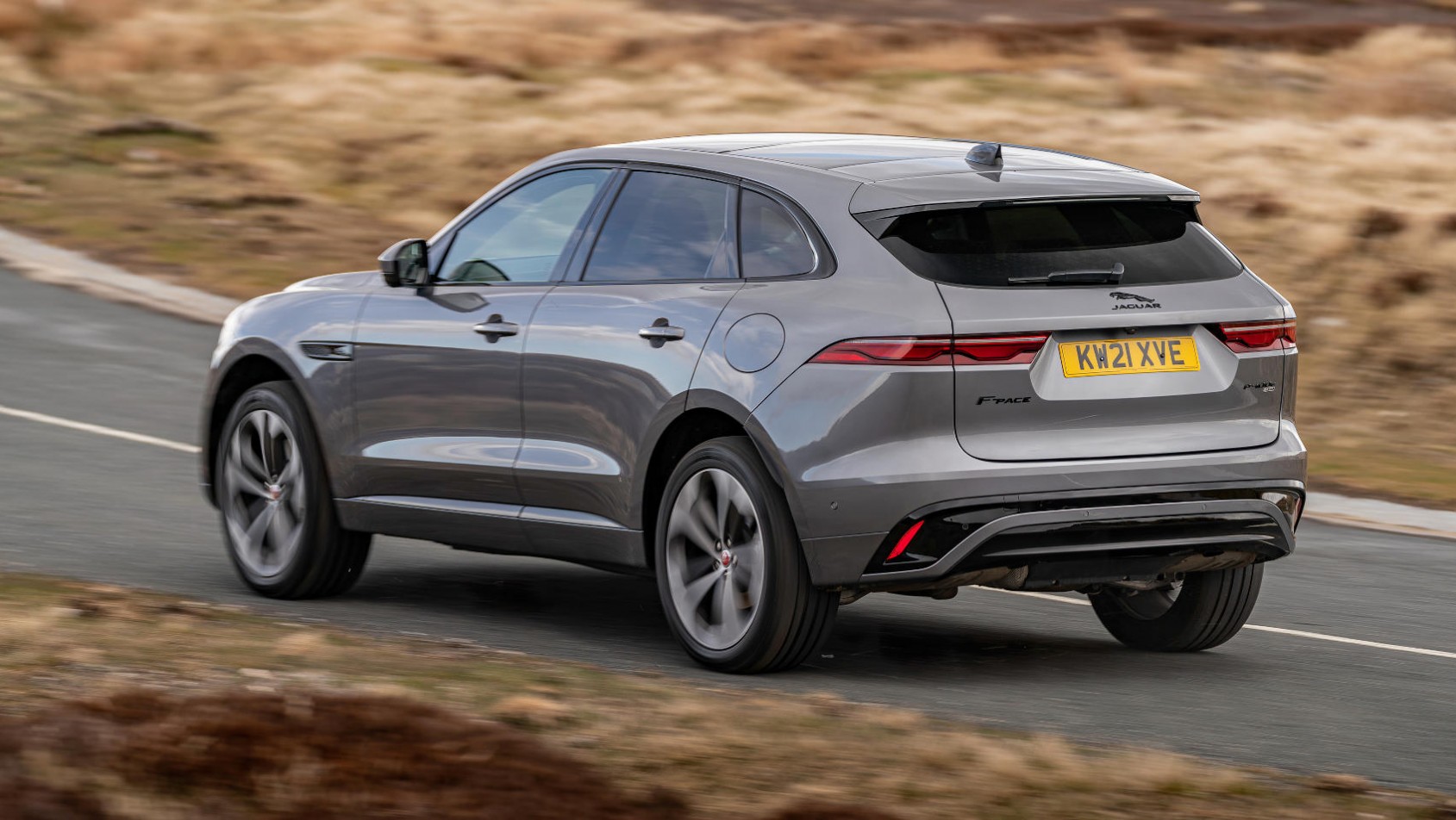 Jaguar F-Pace model 2022 na drodze
