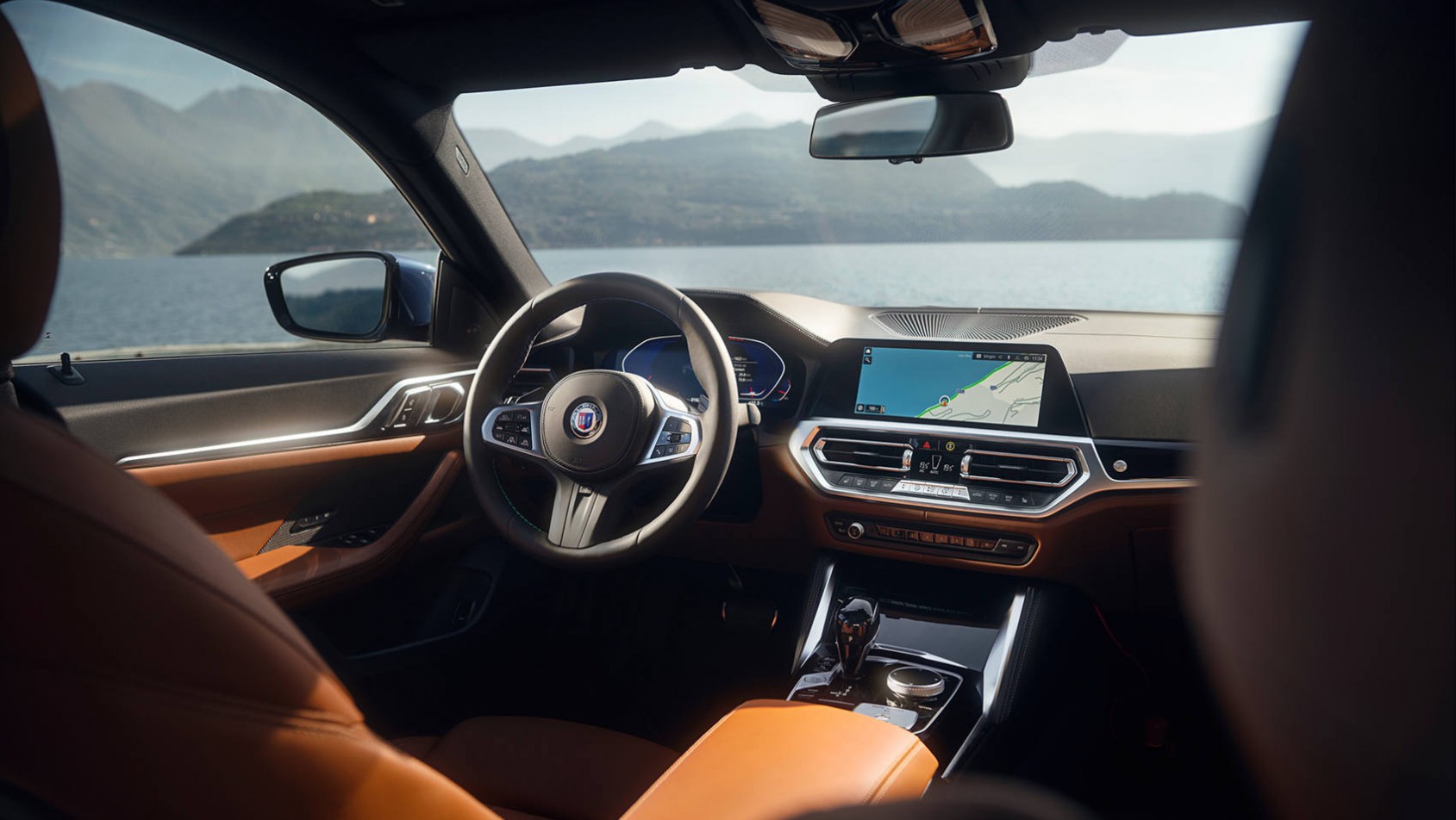 Nowa Alpina B4 - wnętrze auta