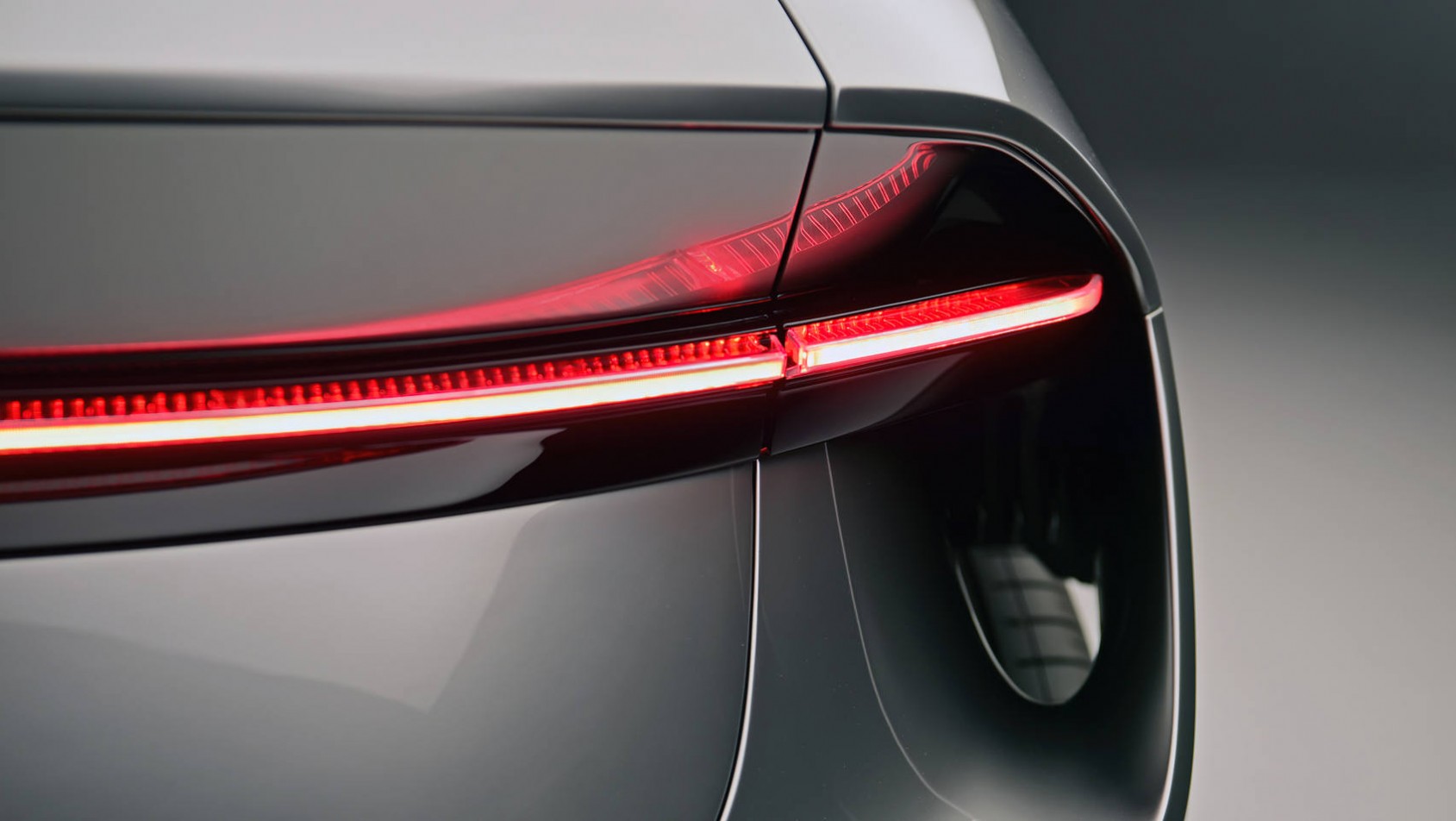 Nowy Lotus Eletre: zbliżenie na światłą stopu