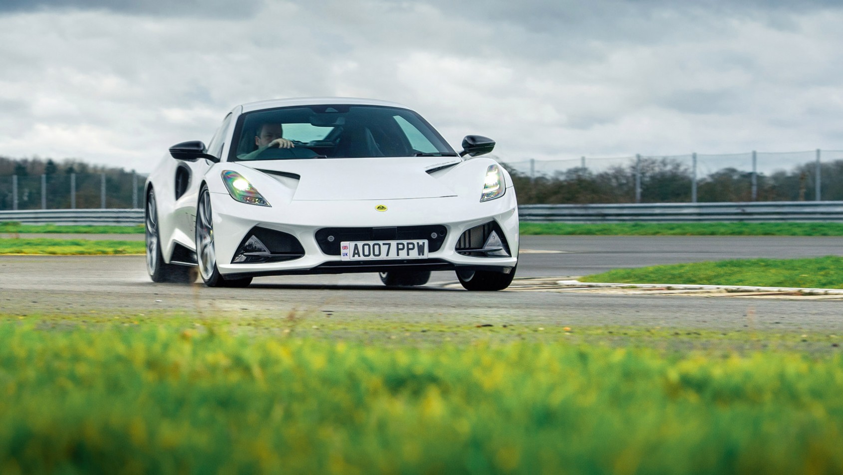 Lotus Emira 2022 prototyp testowany