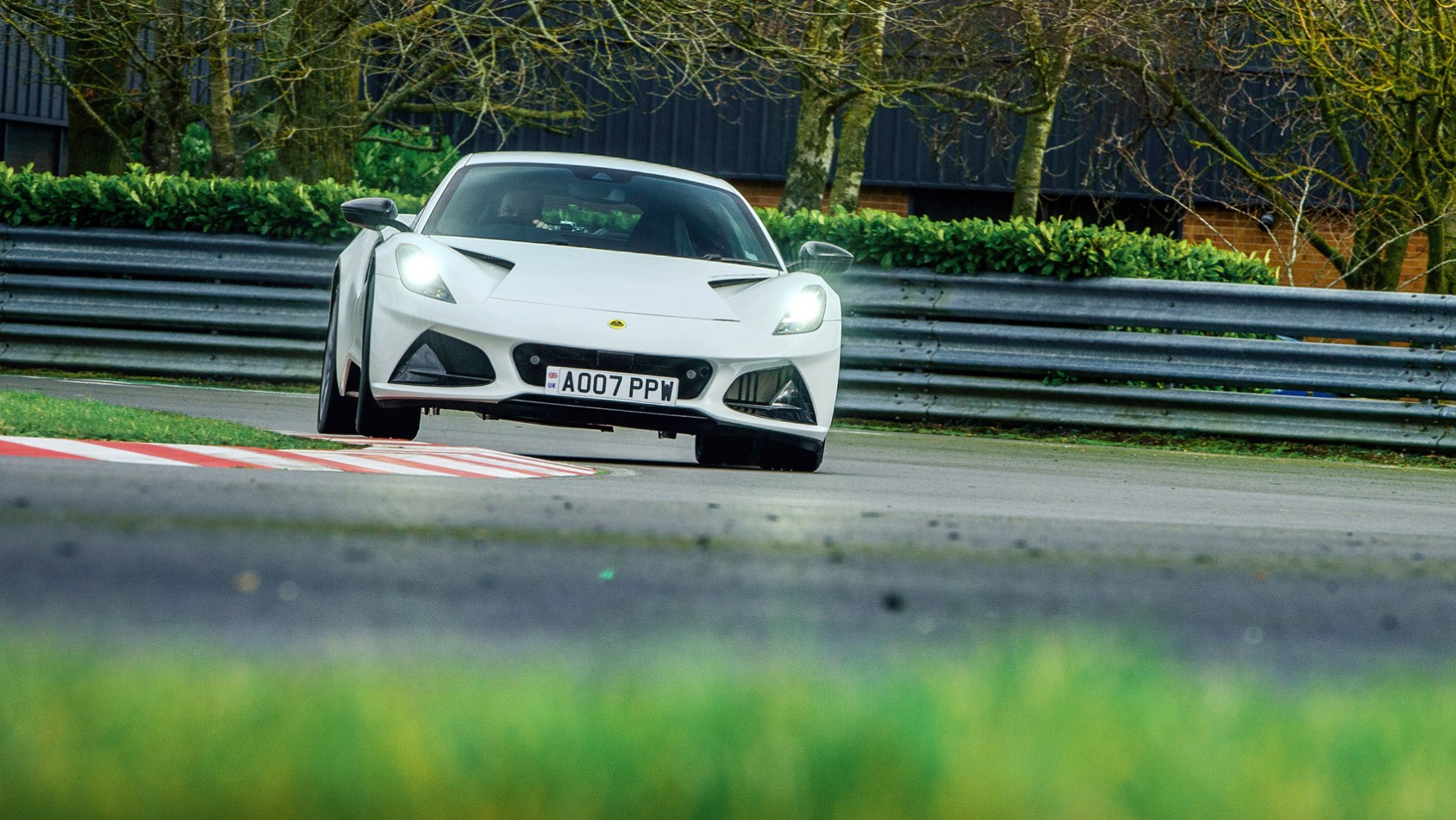 Lotus Emira 2022 prototyp test na torze