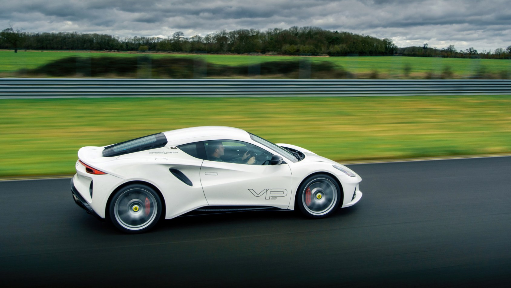 Lotus Emira 2022 prototyp z góry