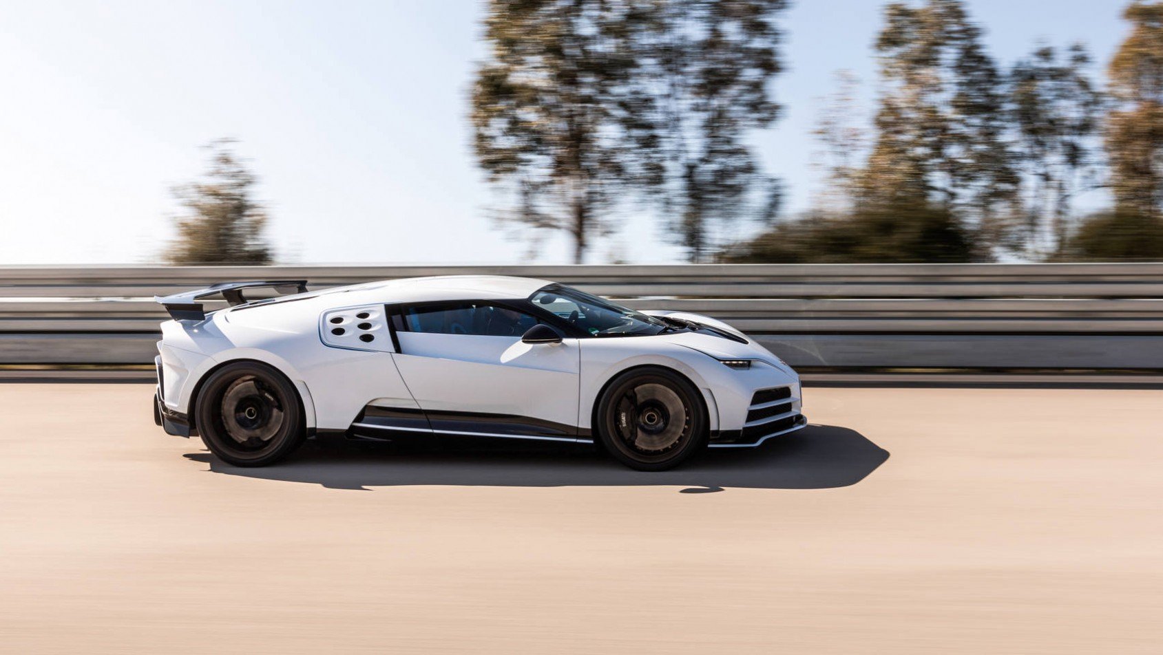 Bugatti Centodieci poczas testów