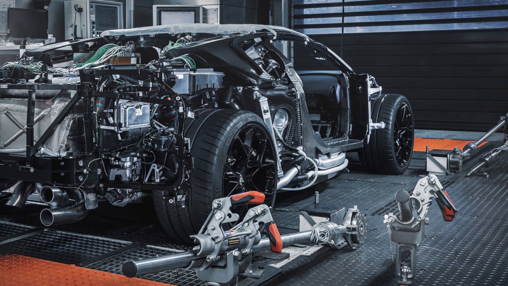 Bugatti Centodieci od podszewki