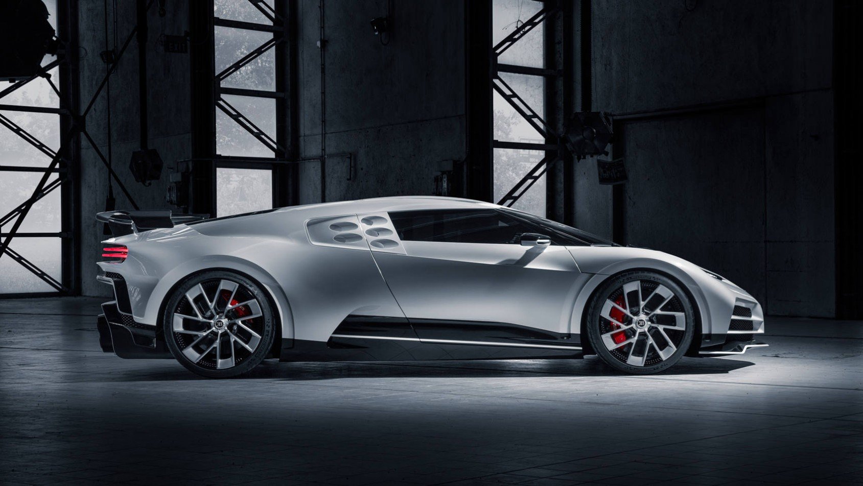 Bugatti Centodieci - sylwetka auta