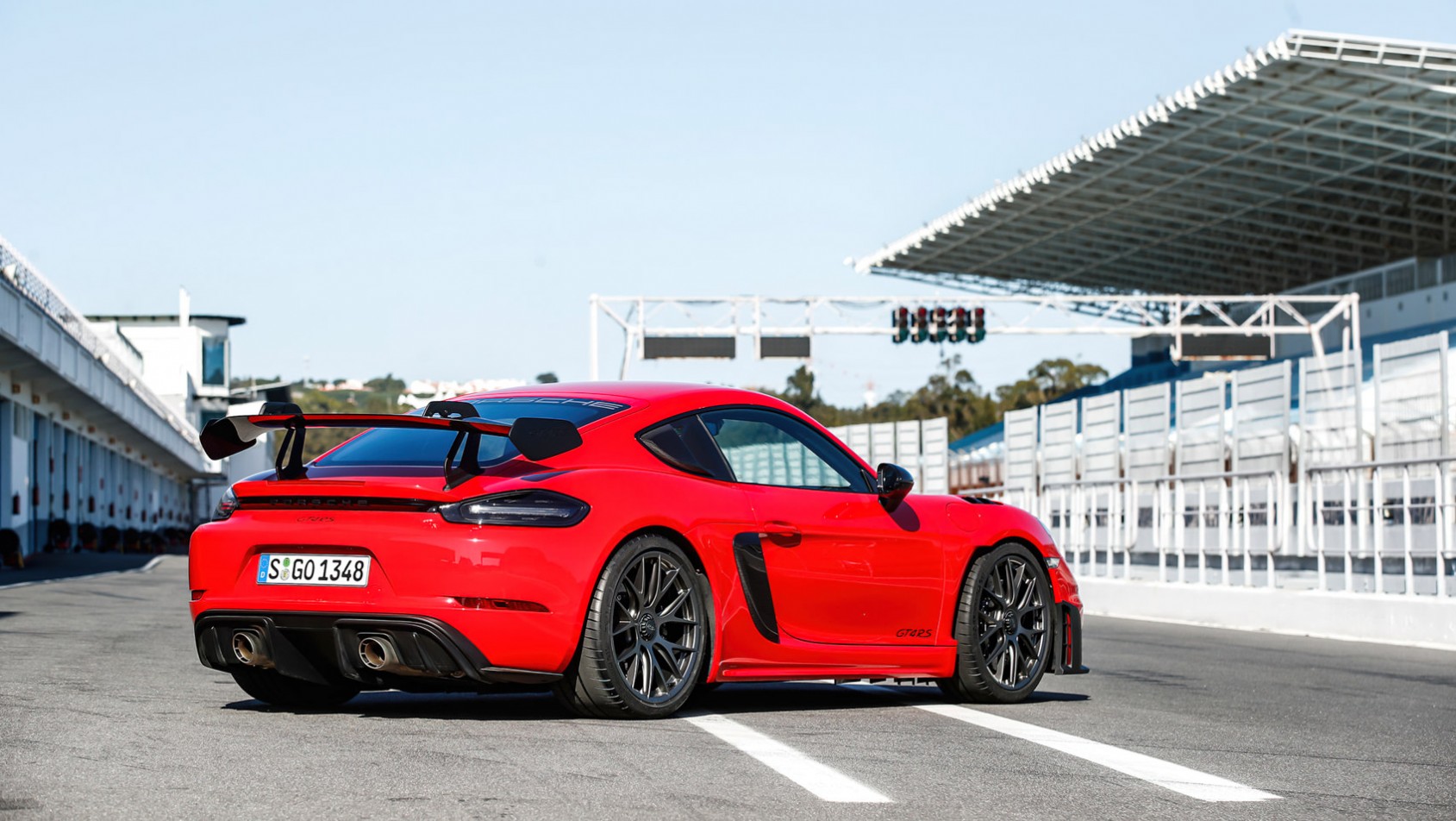 Porsche Cayman GT4 RS sywetka z tyłu