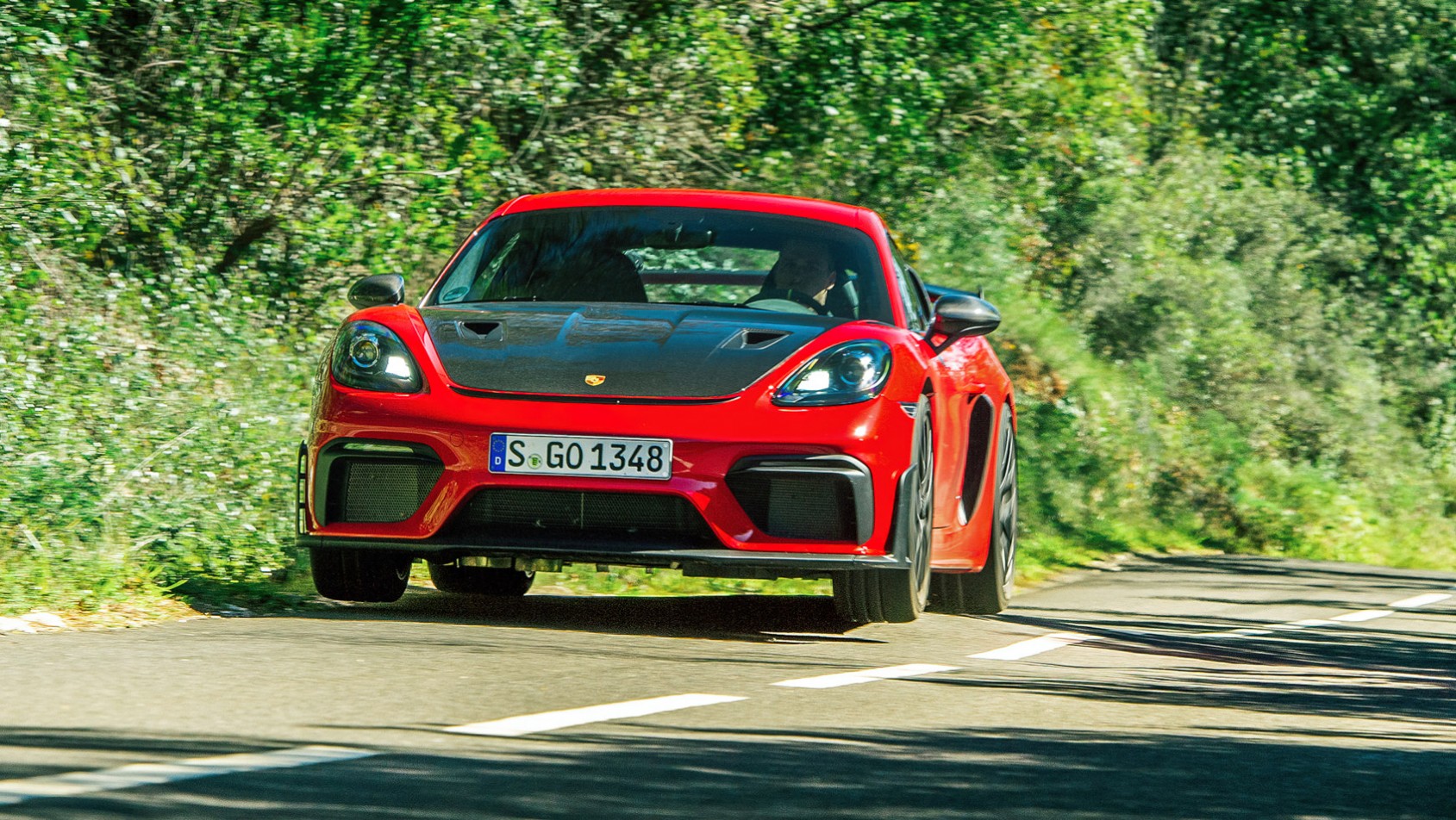 Porsche Cayman GT4 RS na drodze